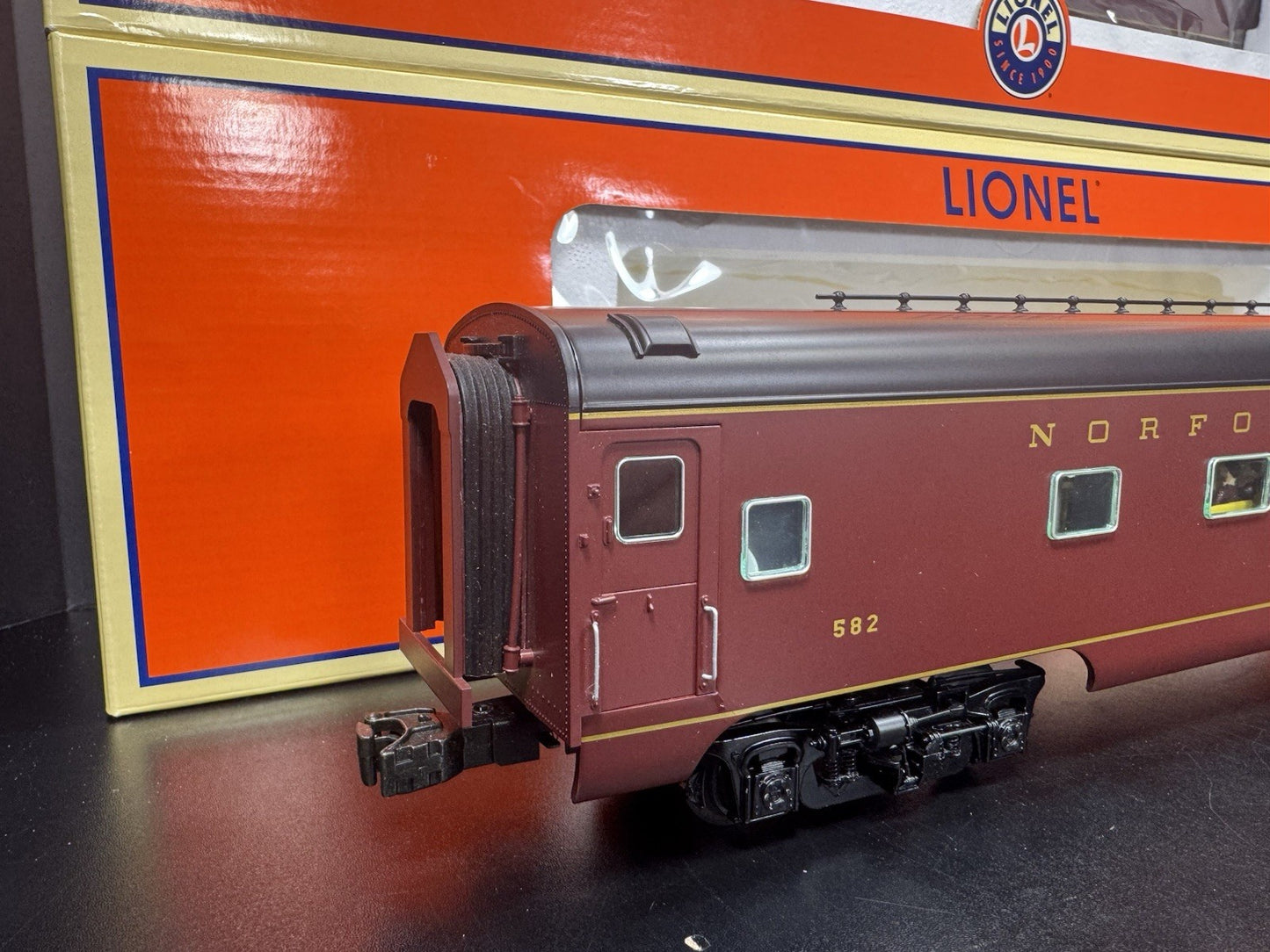 Lionel 6-29182 Norfolk & Western Powhatan Arrow 18" passenger 4-car set EX7