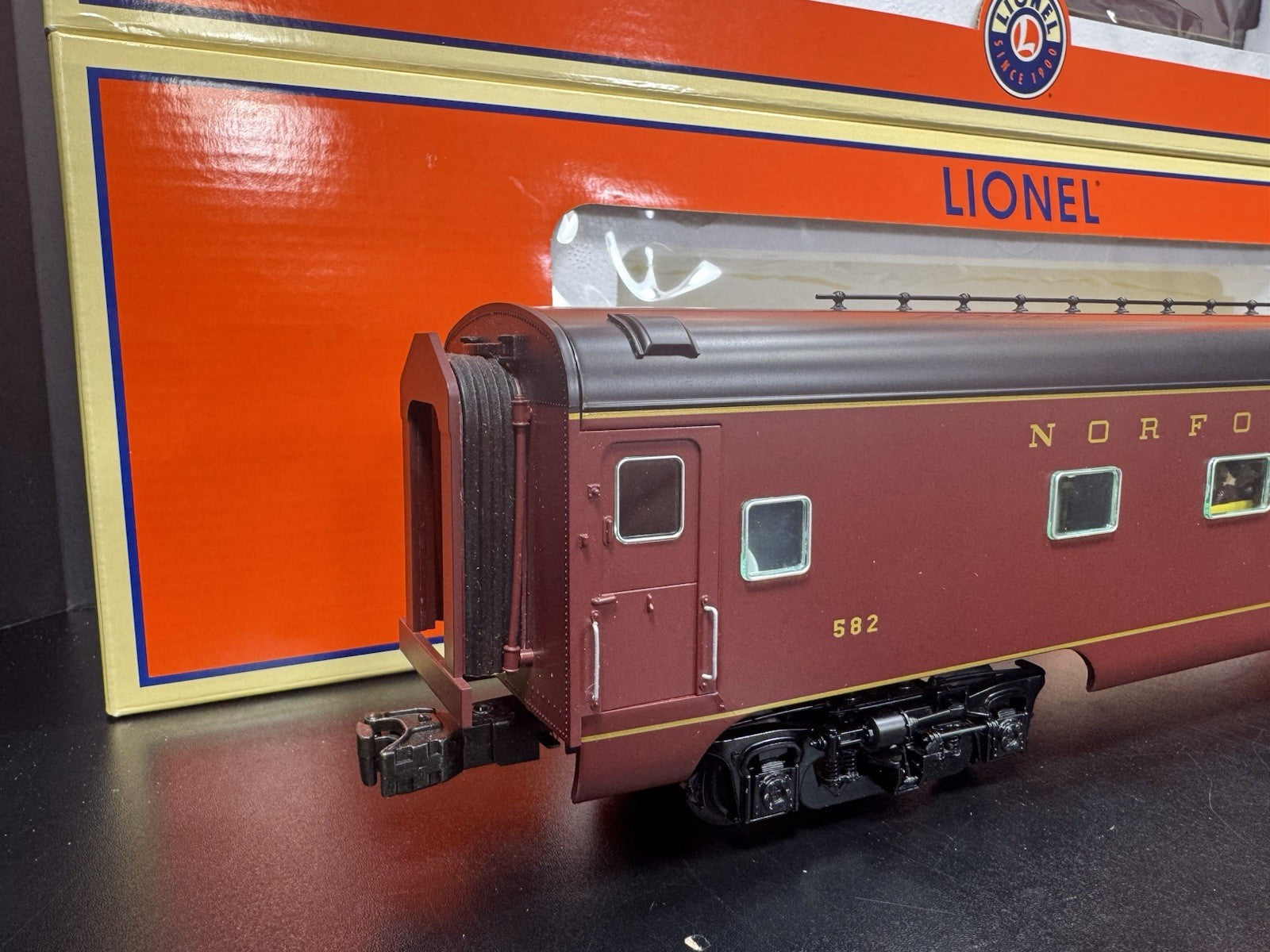 Lionel 6-29182 Norfolk & Western Powhatan Arrow 18" passenger 4-car set EX7