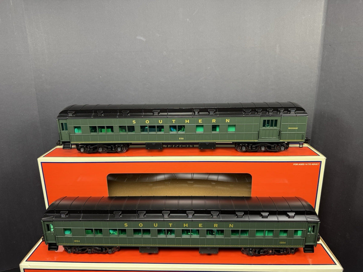 Lionel 1927470 Southern 18" heavyweight combine coach passenger car 2-pack EX5