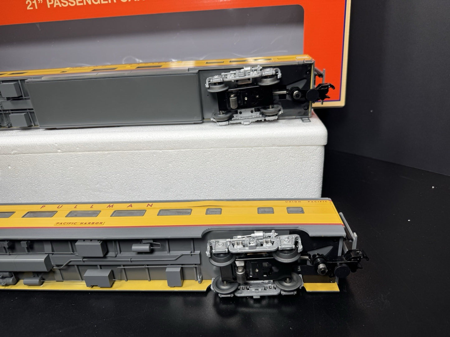 Lionel 1927070 Union Pacific UP 21" excursion 2-car expansion set LNIB12