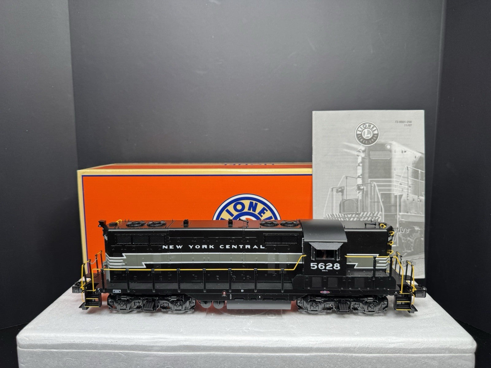 Lionel LEGACY 6-28561 New York Central NYC GP-7 diesel engine #5628 LNIB5