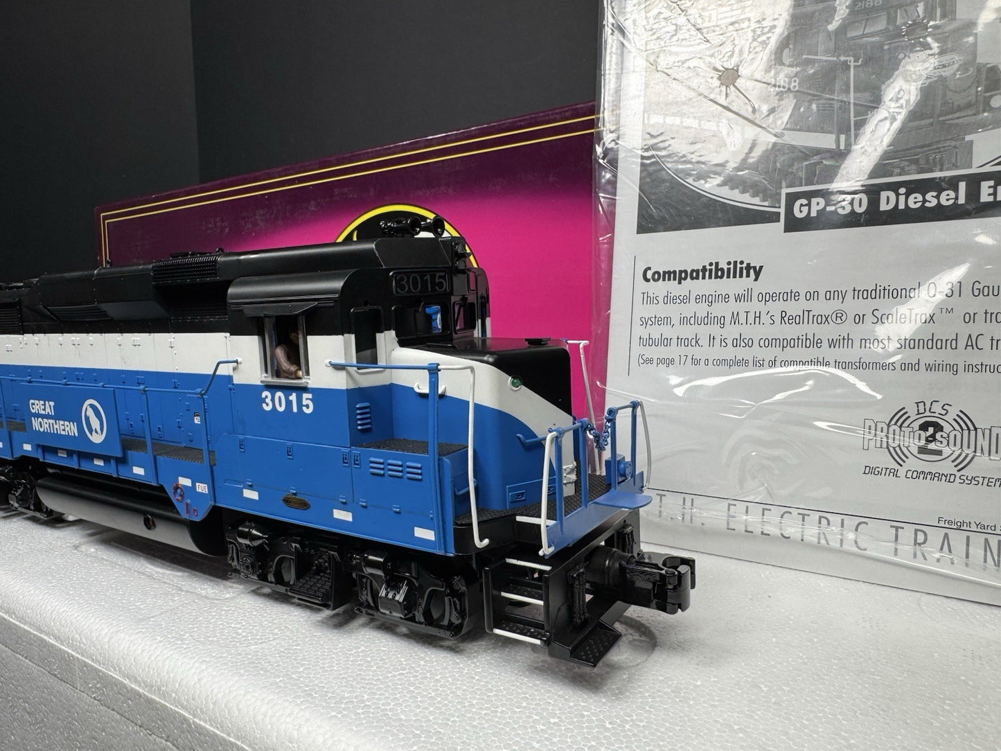 MTH 20-2399-1 Great Northern GN GP-30 diesel engine #3015 PS2 BCR NIB9