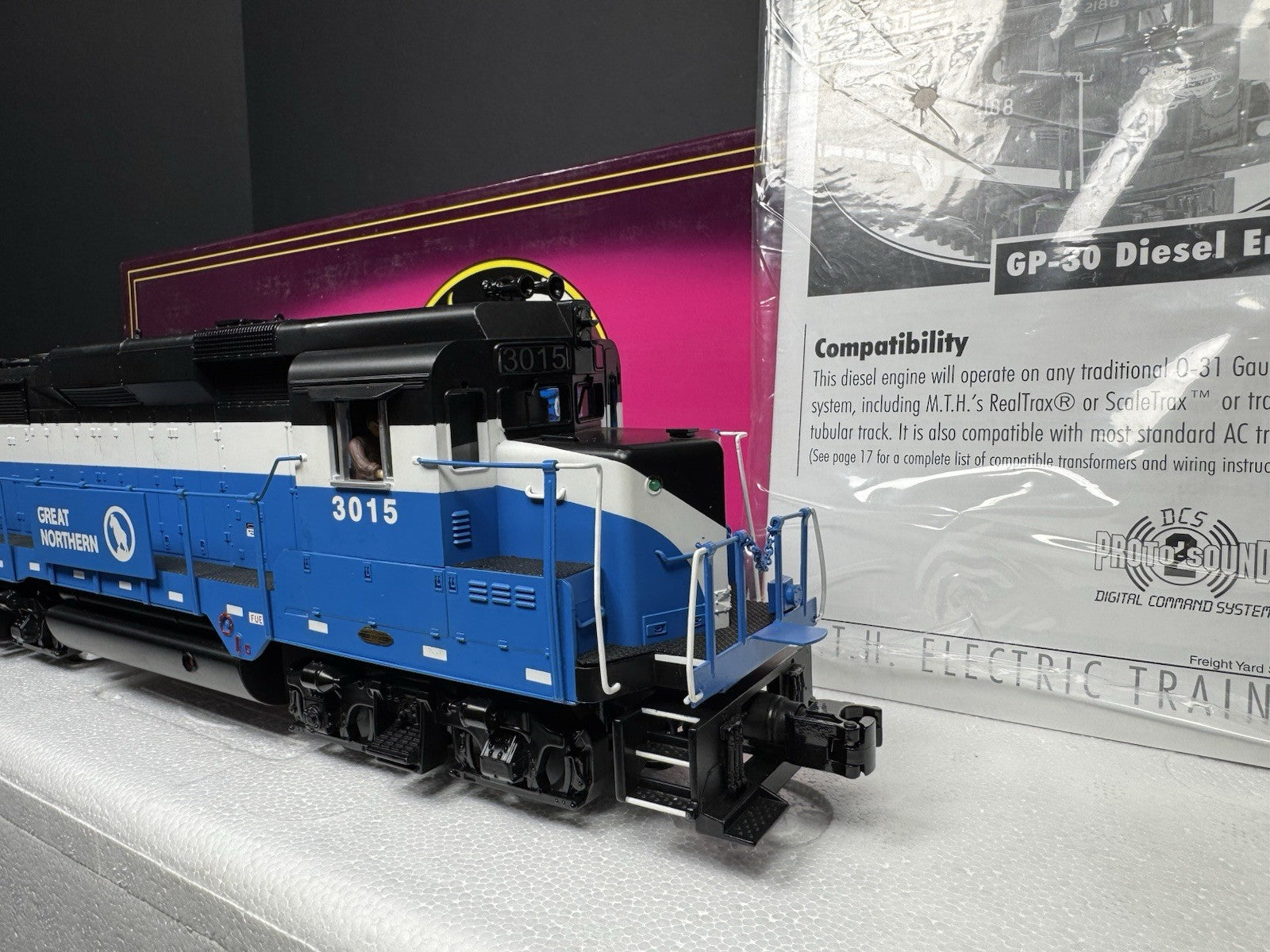 MTH 20-2399-1 Great Northern GN GP-30 diesel engine #3015 PS2 BCR NIB9