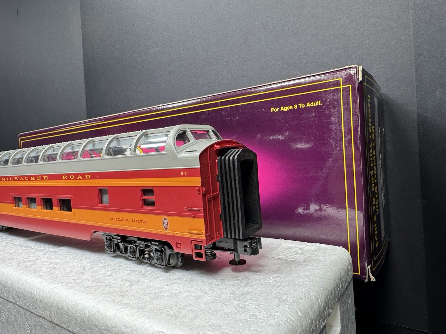 MTH 20-6772 Milwaukee Road 70' full-length vista dome passenger car LNIB3