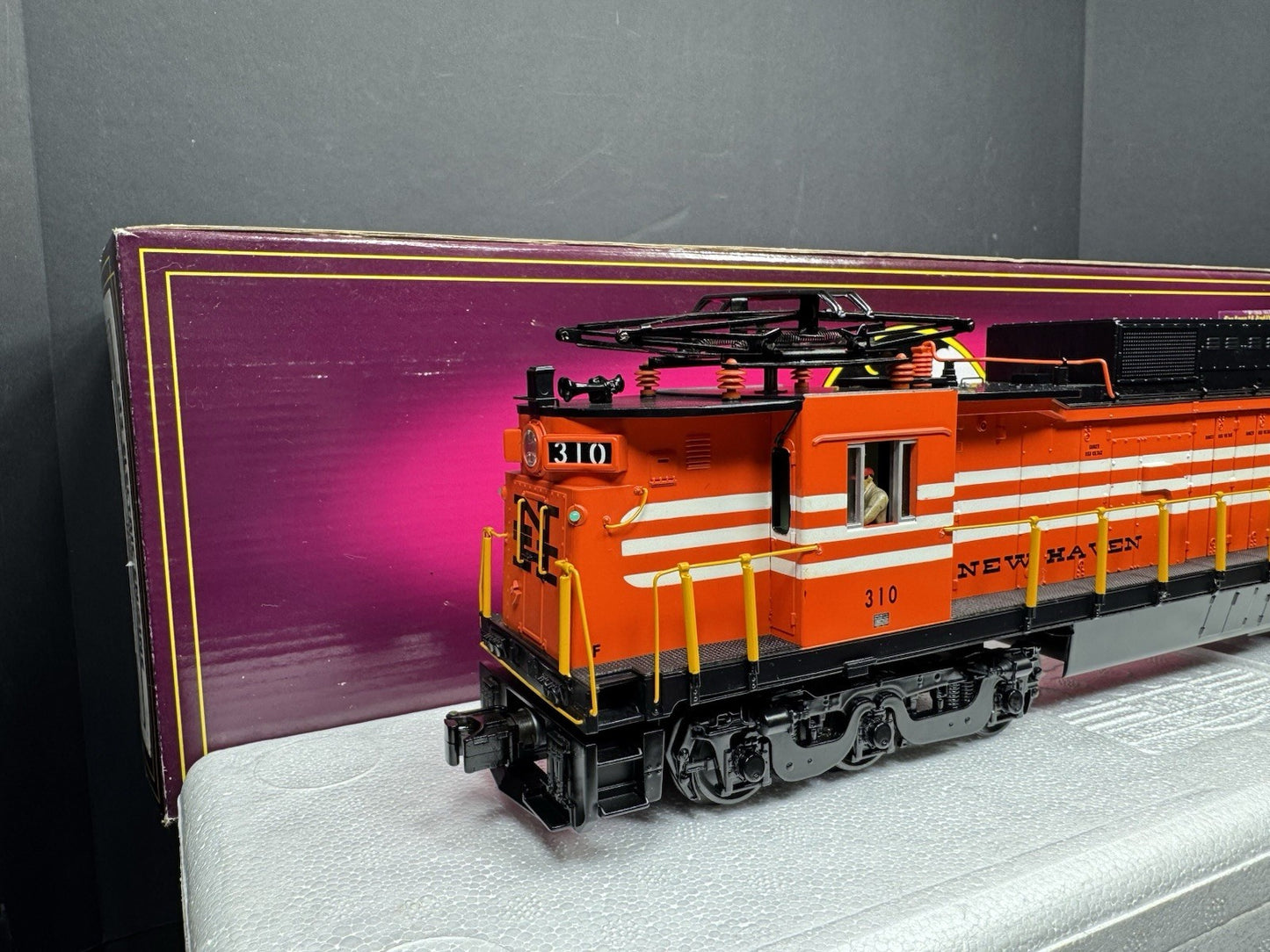 MTH 20-5601-1 New Haven NH E33 electric engine #310 PS2 BCR LNIB1