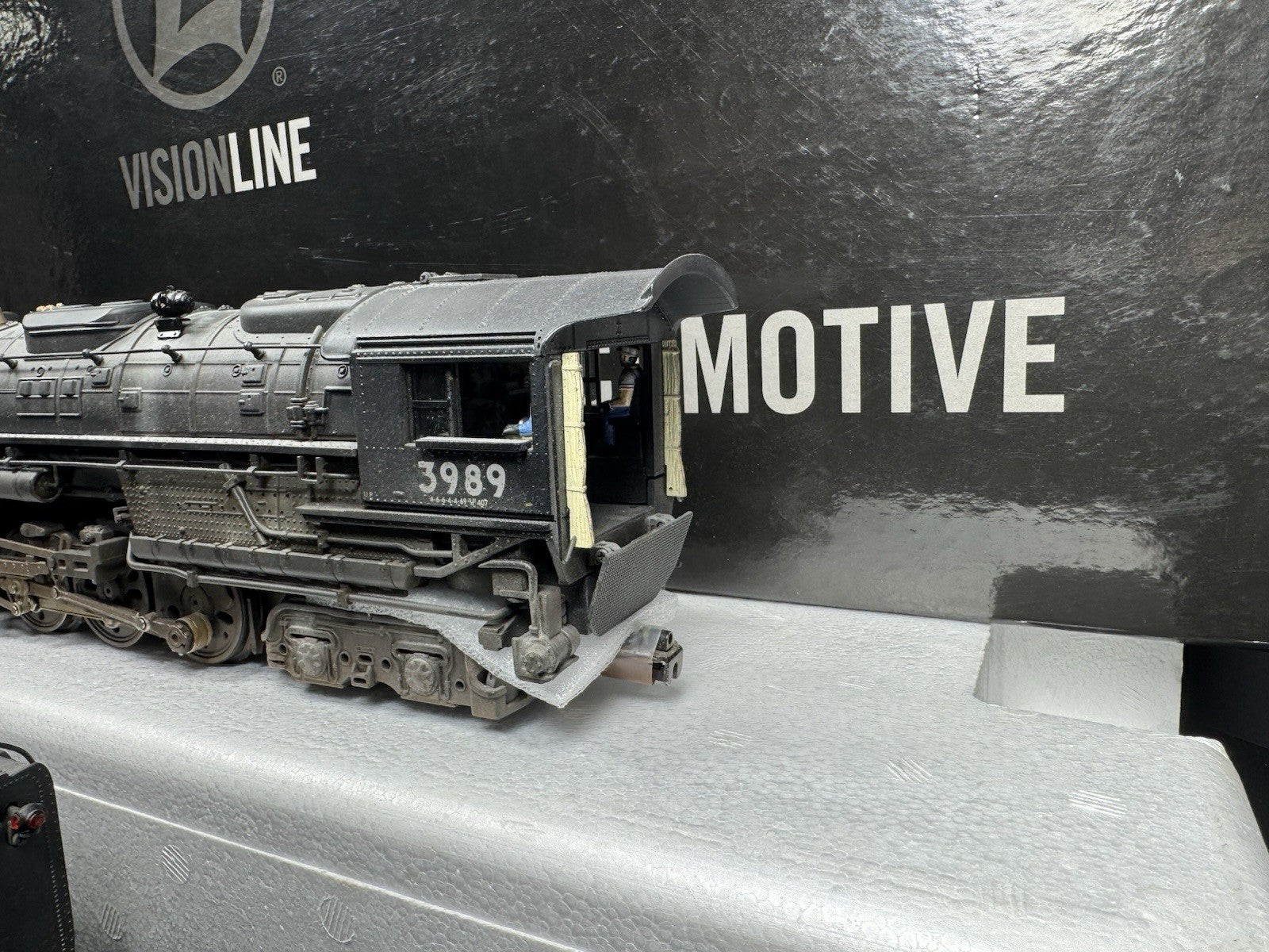 Lionel VISIONLINE 6-11220 Union Pacific 4-6-6-4 Challenger steam engine #3989 LN4