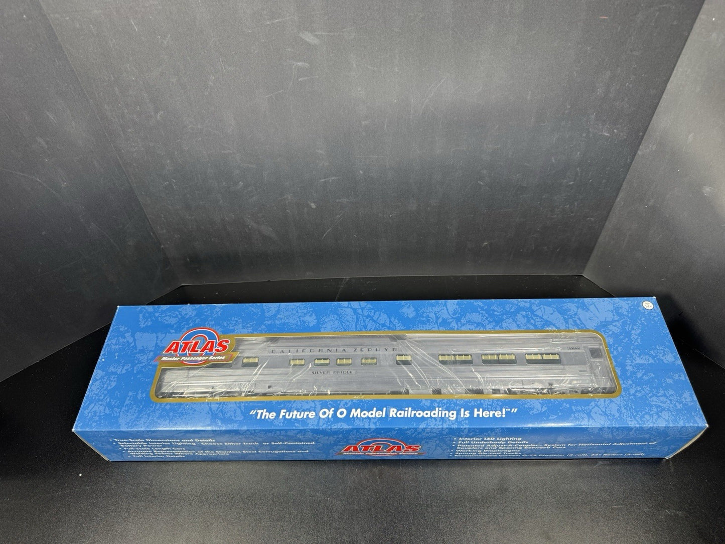 Atlas O 3002151-1 2-rail CB&Q California Zephyr 21" dome chair car #4716 LNIB14