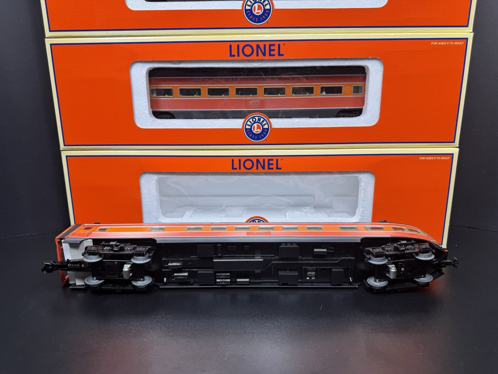Lionel 6-29115 Southern Pacific Daylight 18" aluminum passenger set LNIB9