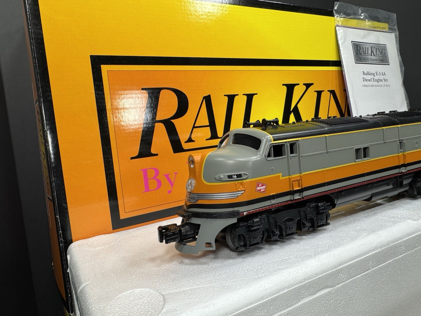 MTH RailKing 30-2488-1 Milwaukee Road E-3 diesel engine ABA set PS 2.0 BCR NIB1