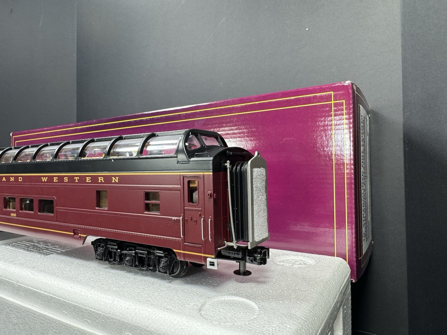 MTH 20-64176 Norfolk & Western N&W 70' full-length vista dome passenger car LNIB9