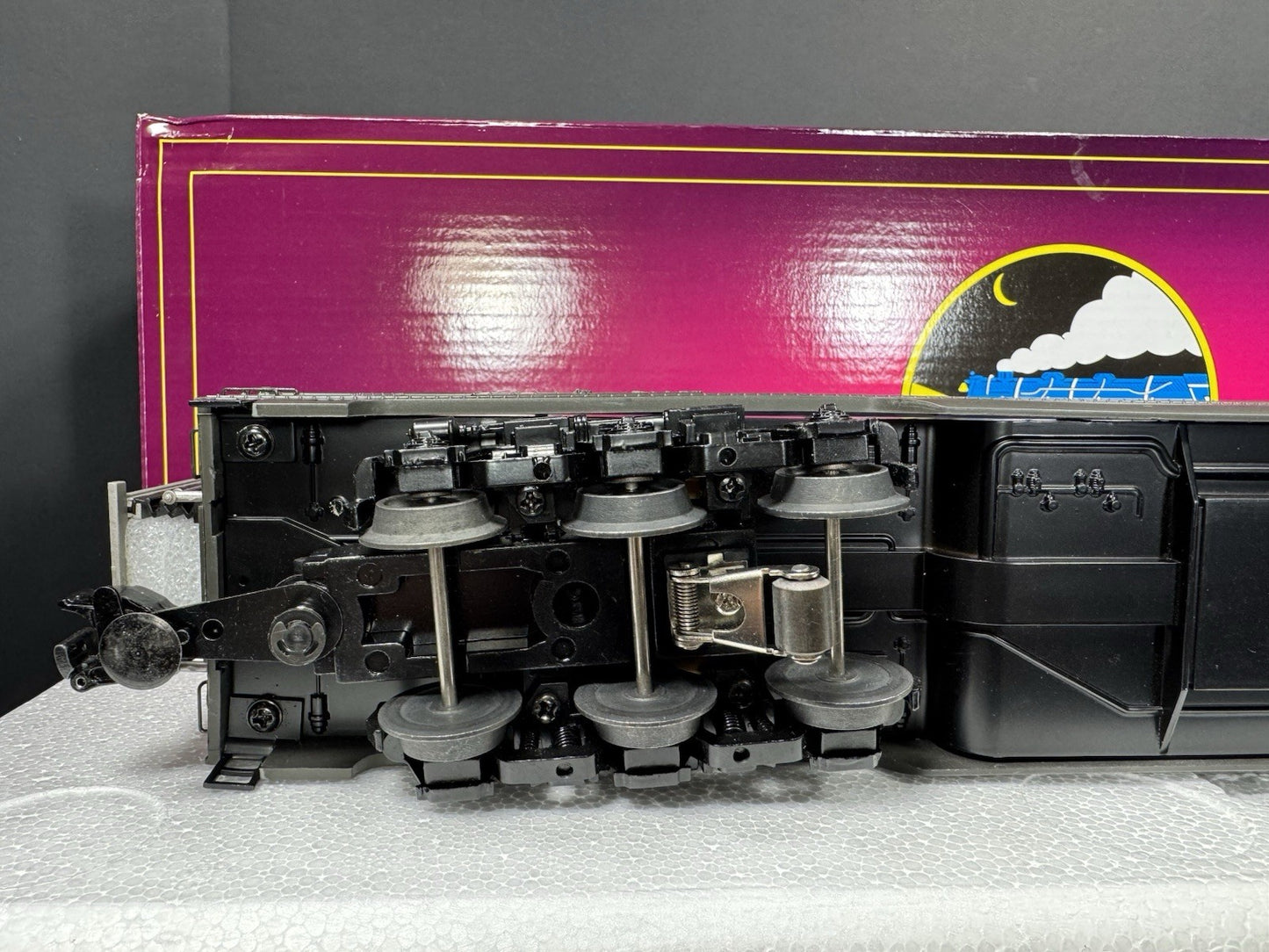MTH 20-64211 Reading 70' streamlined full-length vista dome passenger car LNIB11