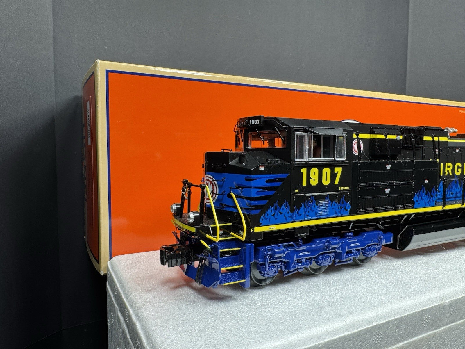Lionel LEGACY 6-28333 NS heritage Virginian SD70ACe diesel engine #1907 LNIB1