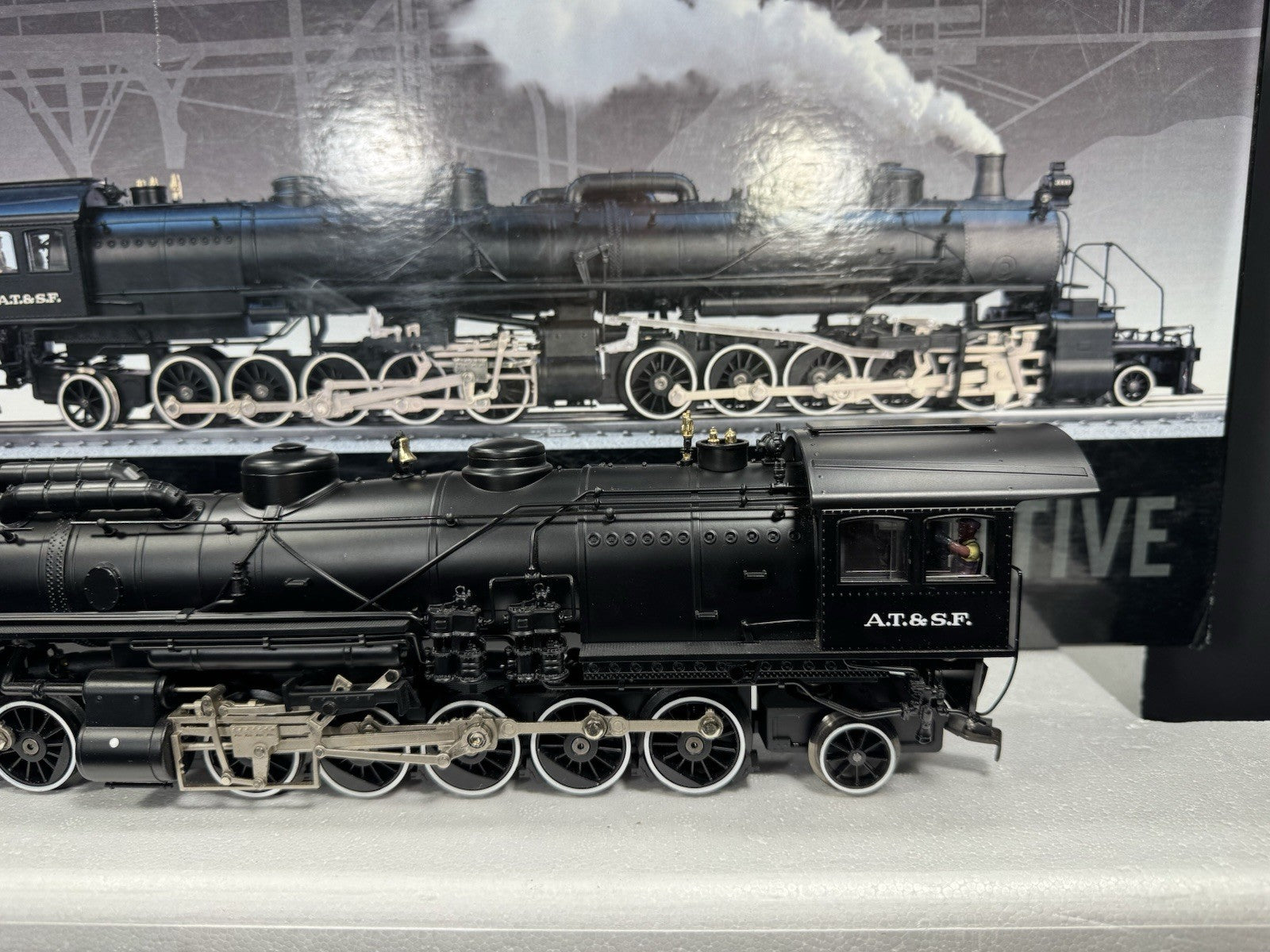 Lionel VISIONLINE 6-11155 Santa Fe 2-10-10-2 steam engine #3000 EX9