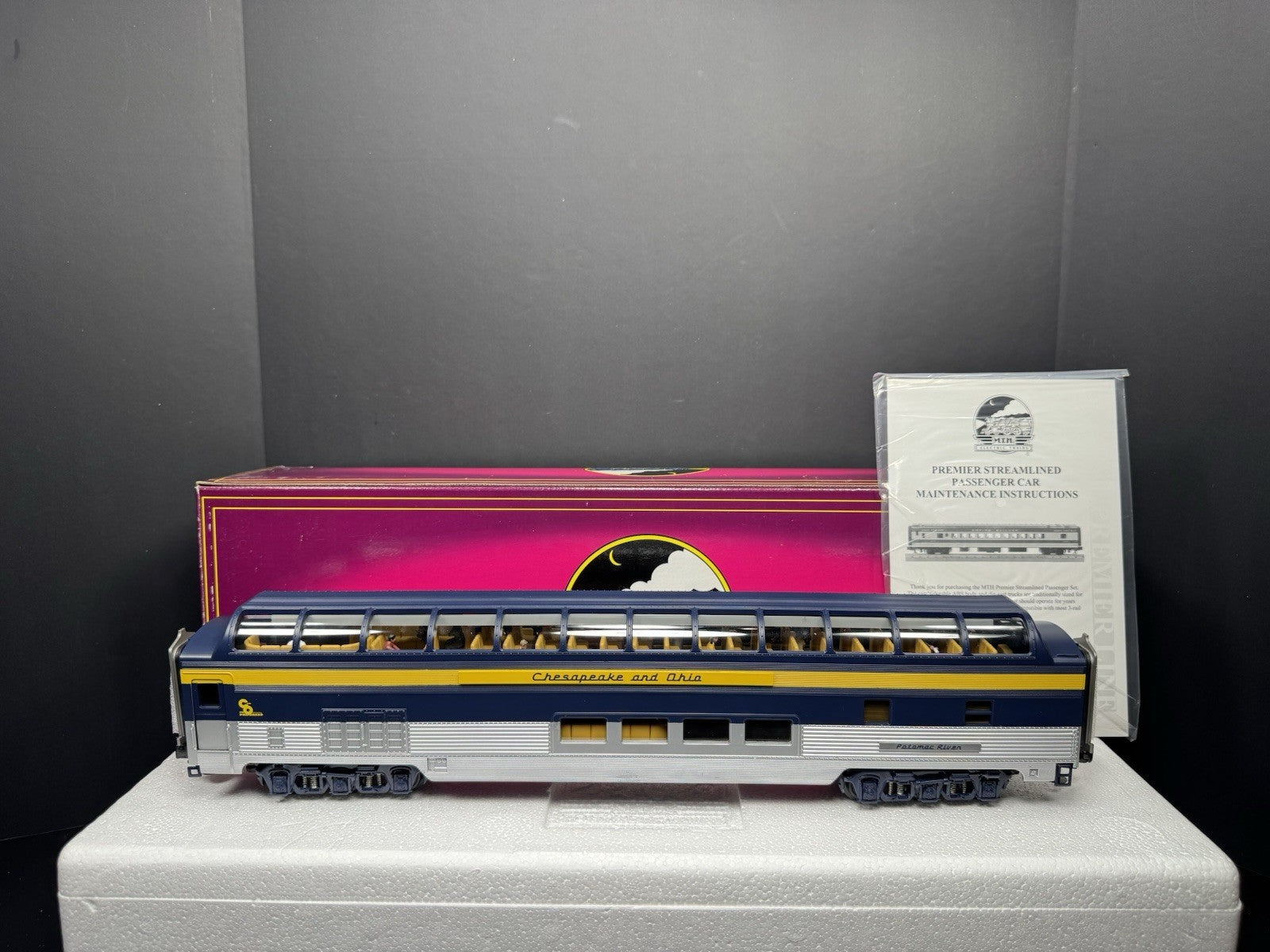 MTH 20-67073 Chesapeake & Ohio C&O 70' full-length vista dome passenger car LNIB4