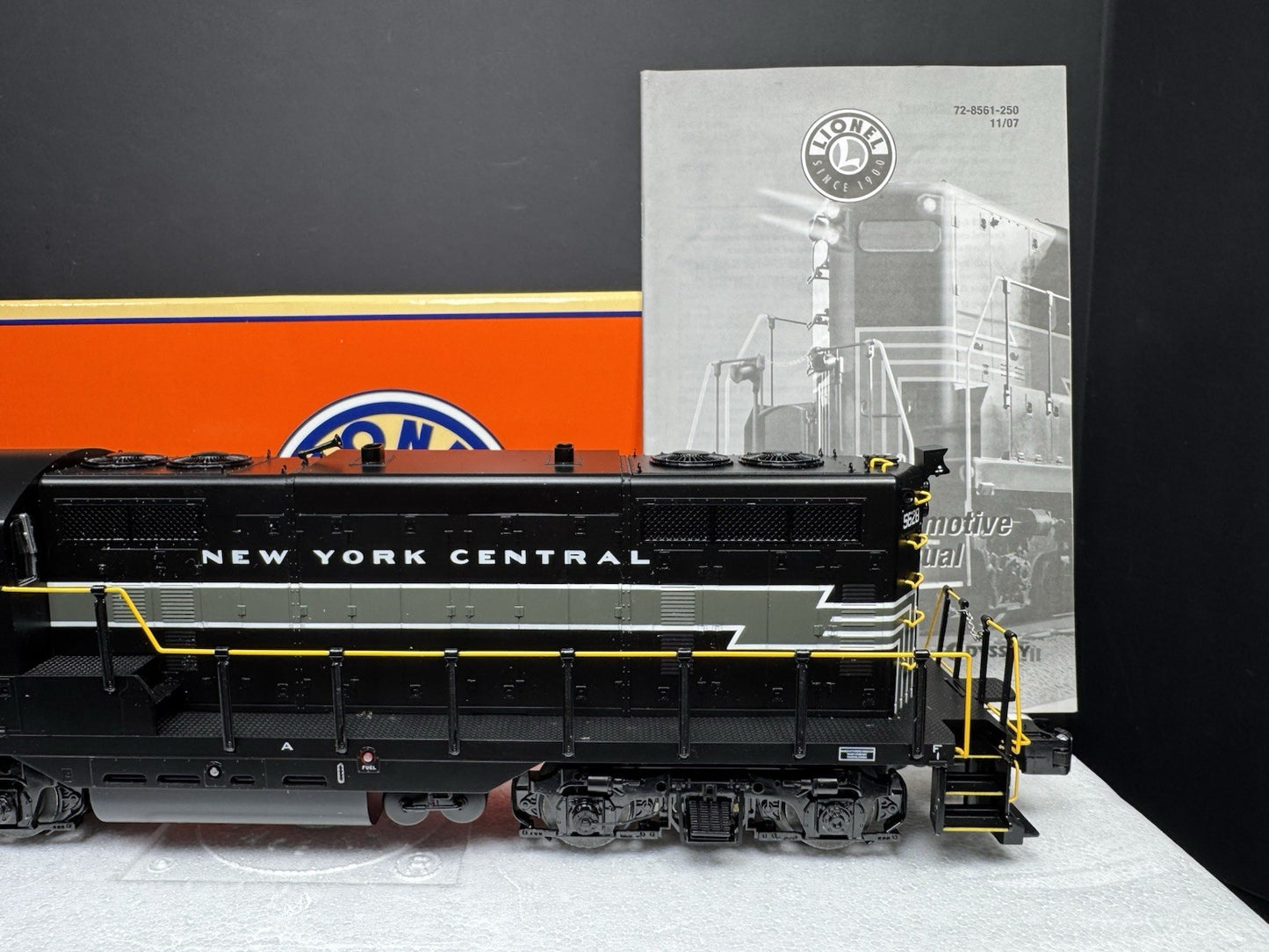 Lionel LEGACY 6-28561 New York Central NYC GP-7 diesel engine #5628 LNIB2