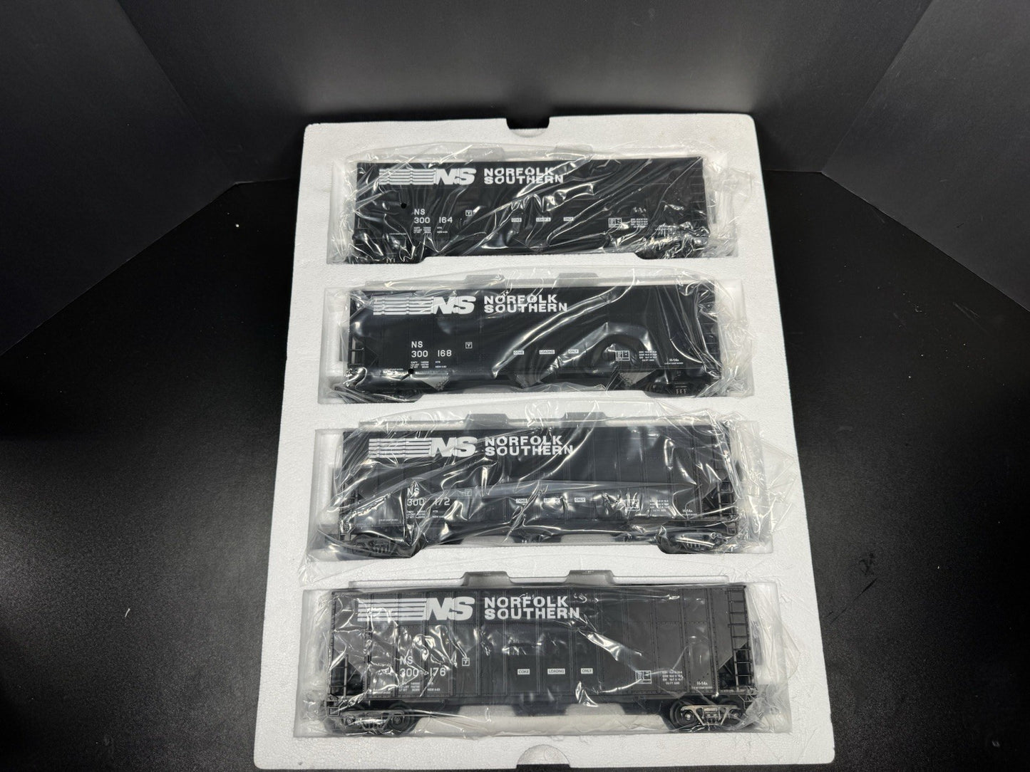 MTH 20-97068 Norfolk Southern NS coke hopper 4-car set LNIB1