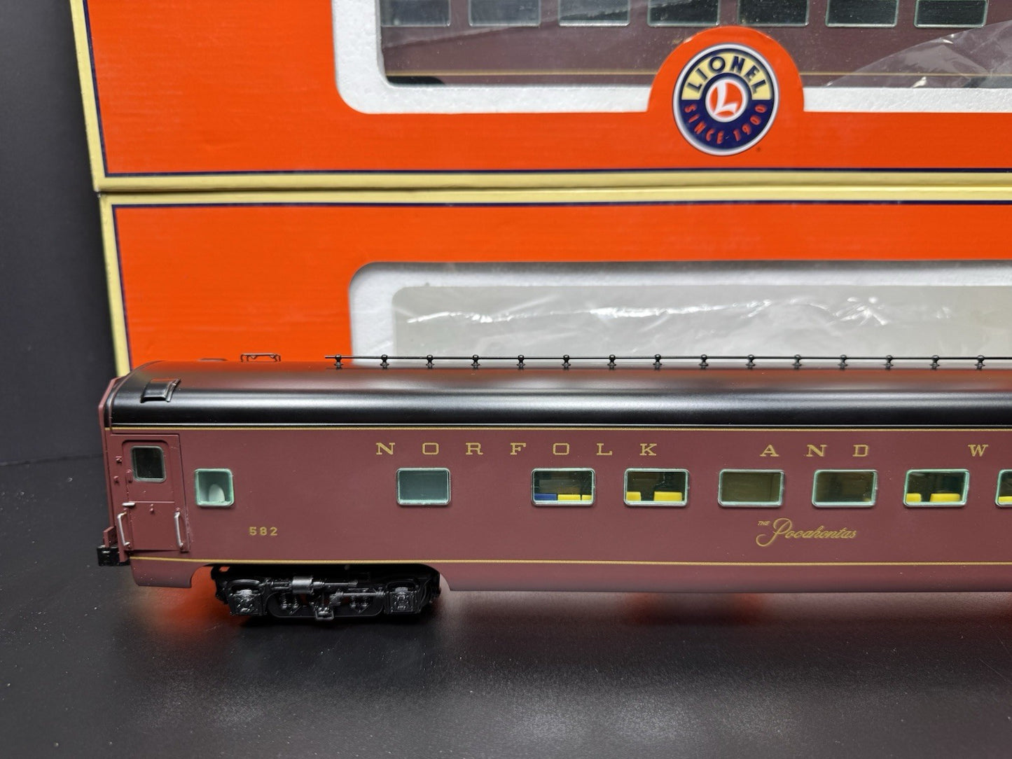 Lionel 6-25777 thru 6-25780 N&W Pocohantas 18" aluminum passenger 4-car set LNIB3
