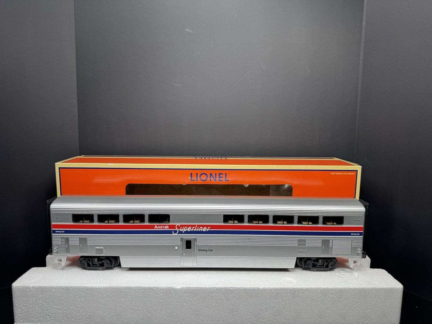 Lionel 6-15396 Amtrak Superliner 18" aluminum StationSounds diner car LNIB0