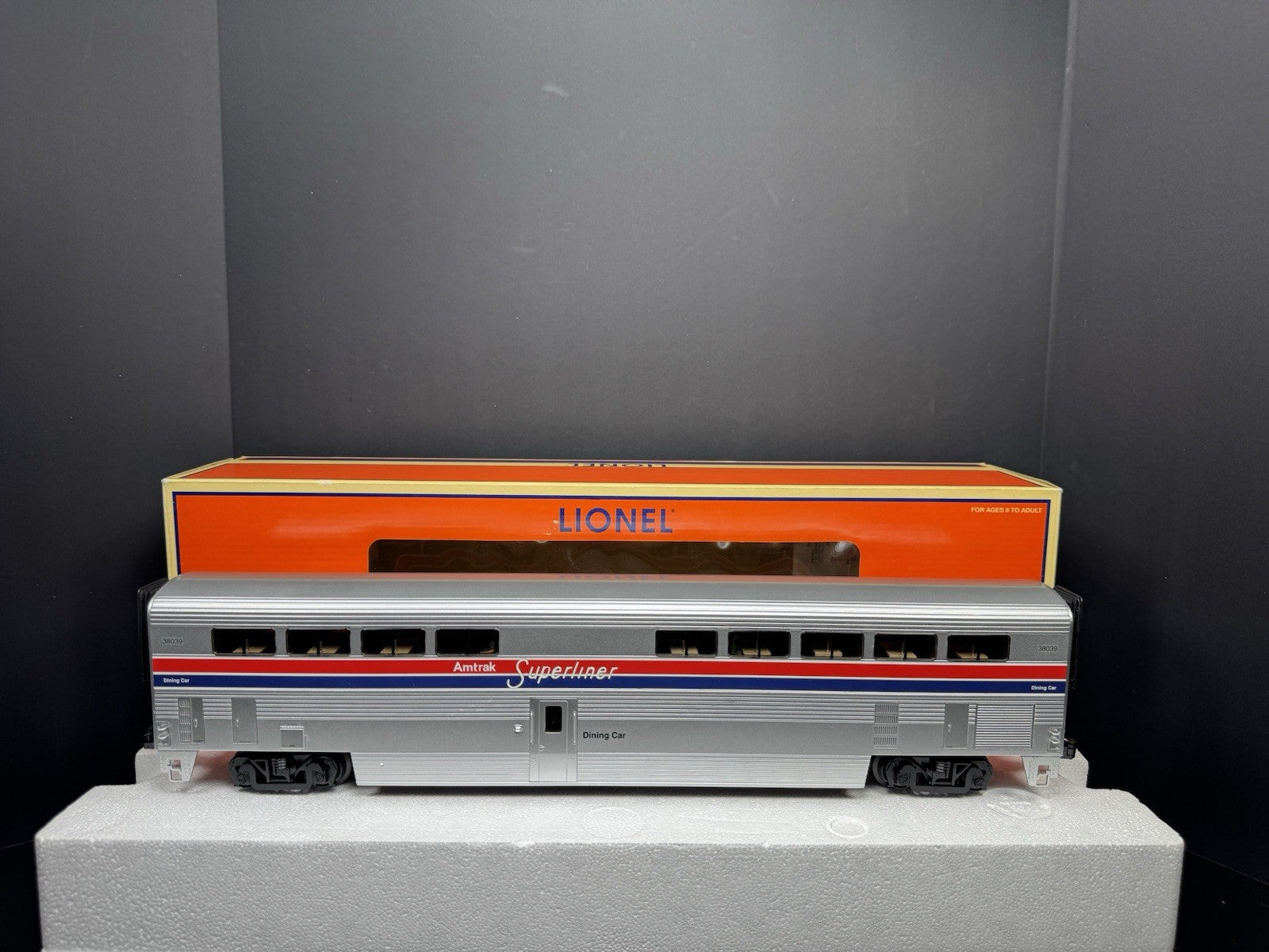 Lionel 6-15396 Amtrak Superliner 18" aluminum StationSounds diner car LNIB0