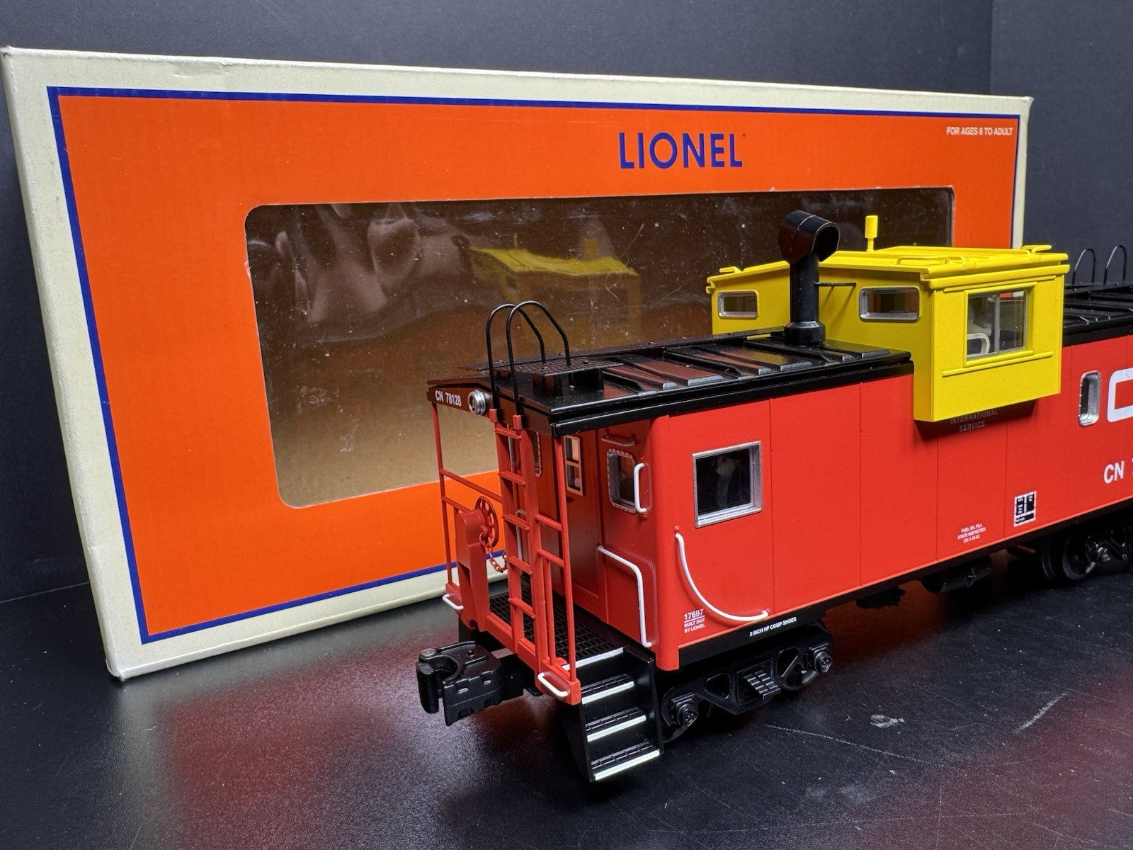 Lionel 6-17697 Canadian National CN extended vision smoking caboose #78128 LNIB1