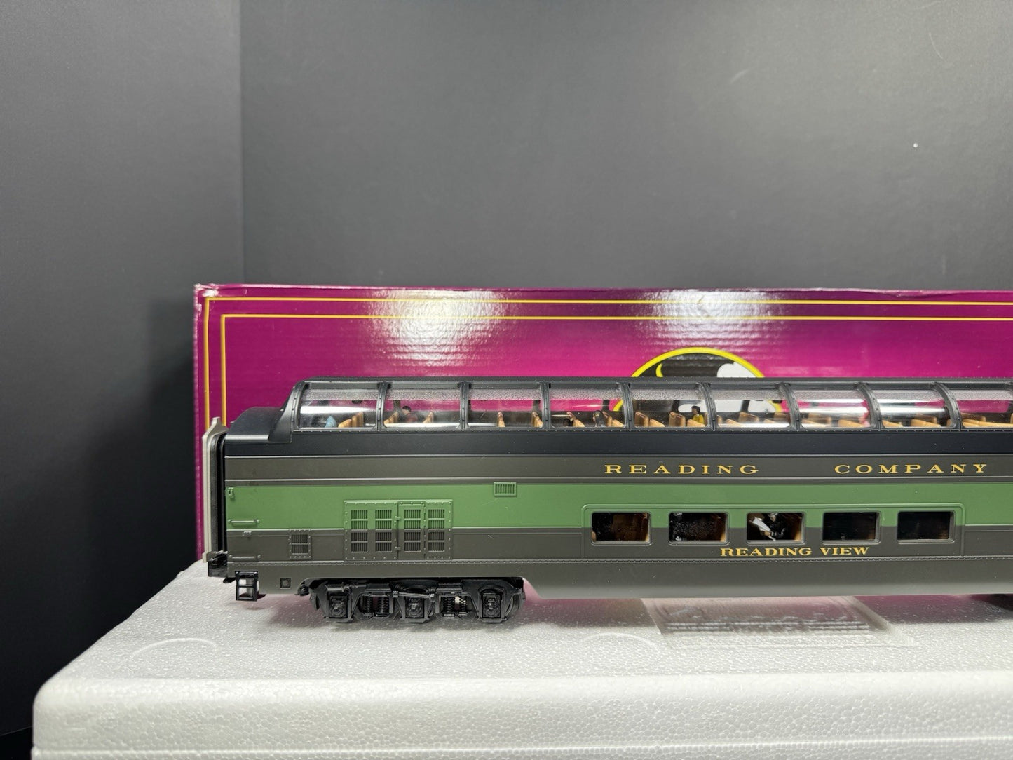 MTH 20-64211 Reading 70' streamlined full-length vista dome passenger car LNIB7