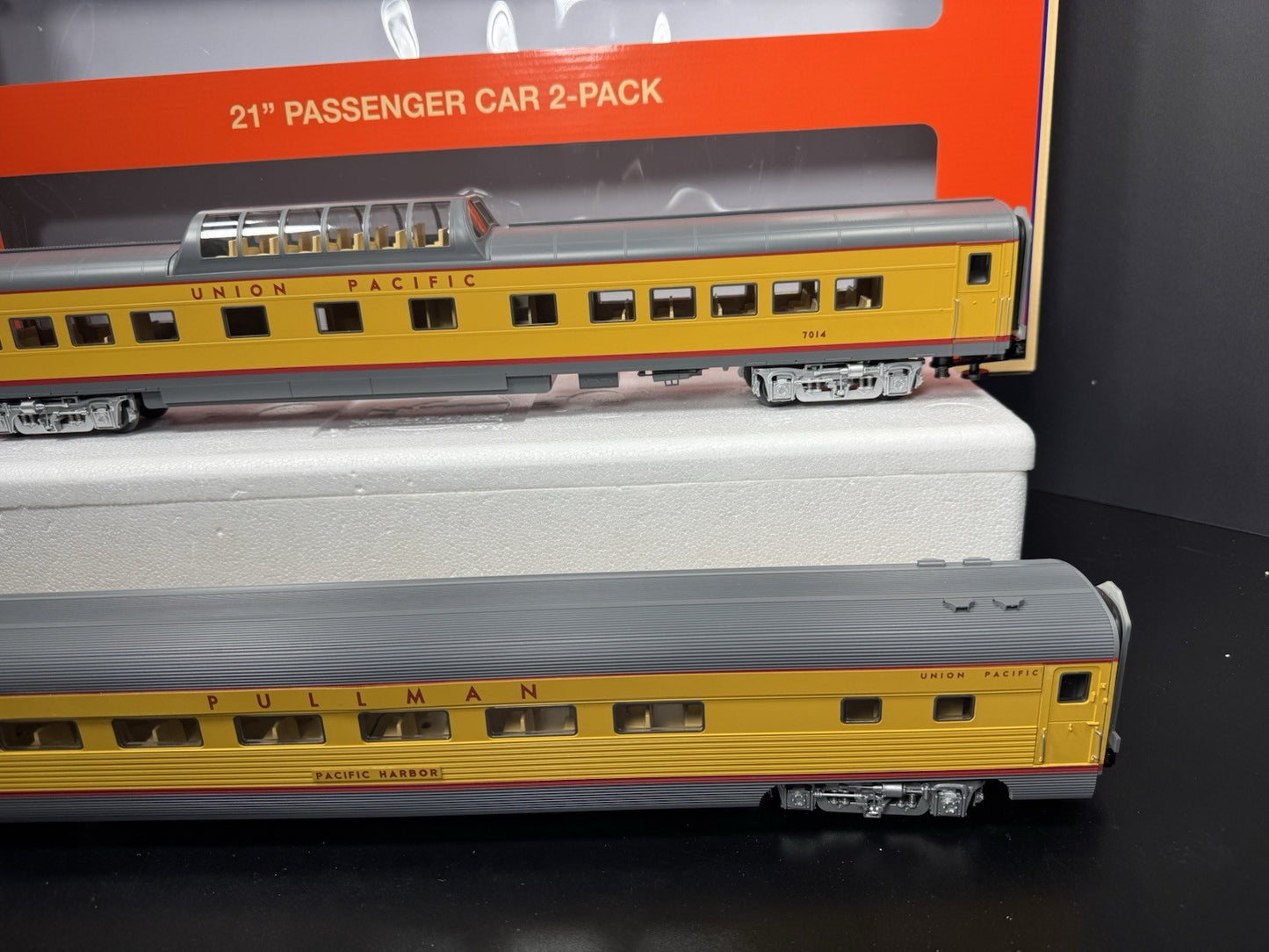 Lionel 1927070 Union Pacific UP 21" excursion 2-car expansion set LNIB3