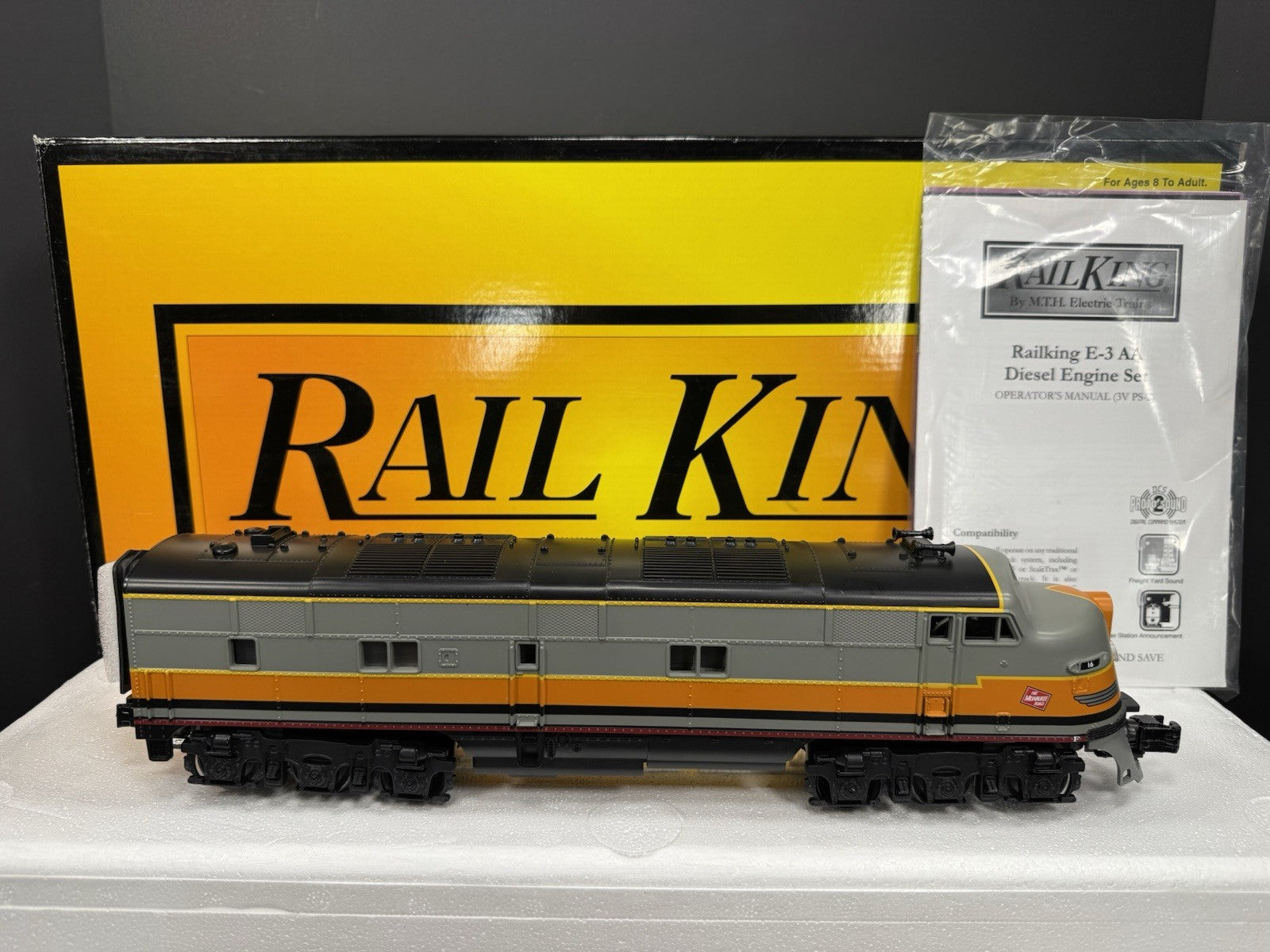 MTH RailKing 30-2488-1 Milwaukee Road E-3 diesel engine ABA set PS 2.0 BCR NIB8