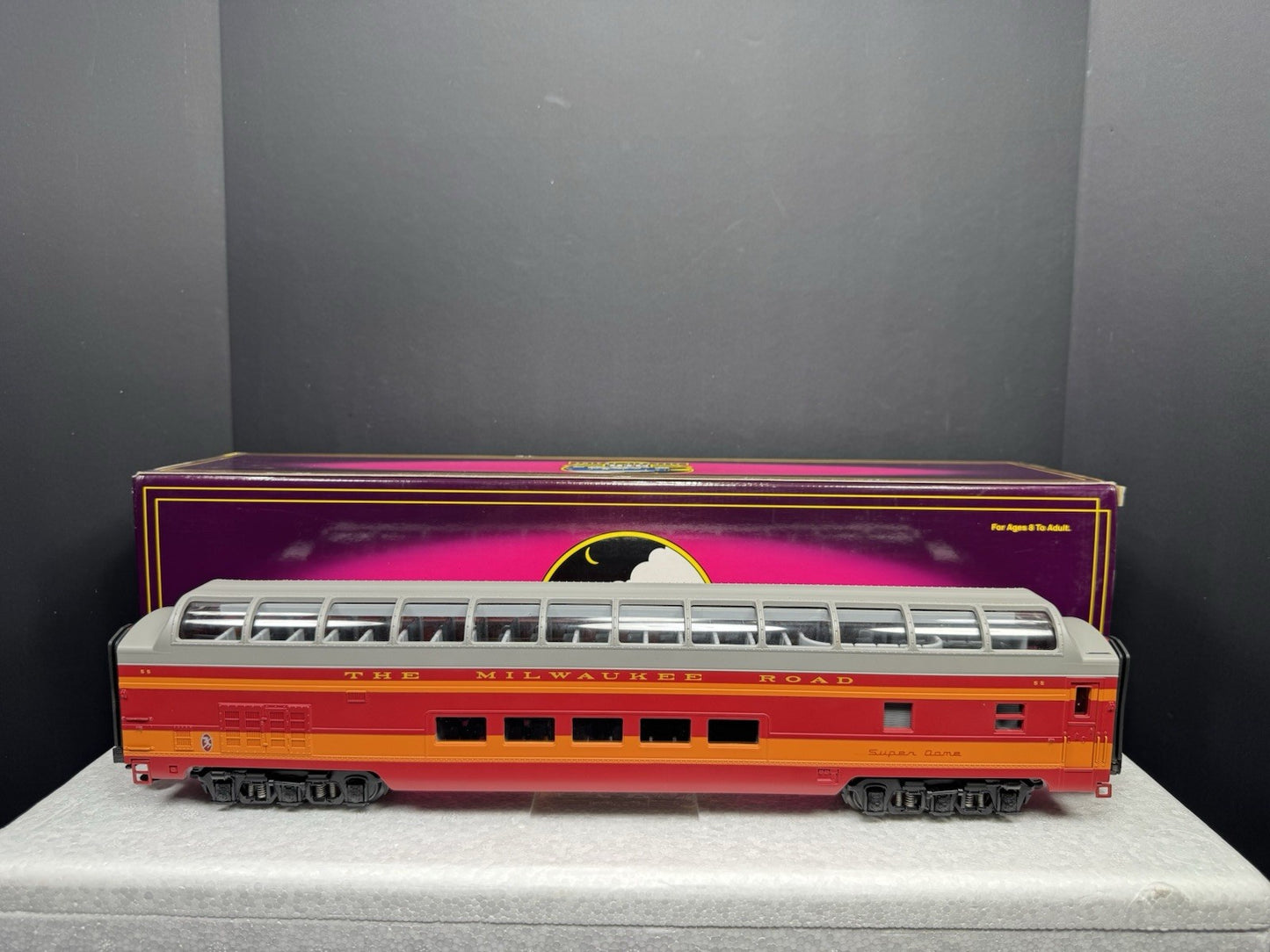 MTH 20-6772 Milwaukee Road 70' full-length vista dome passenger car LNIB4