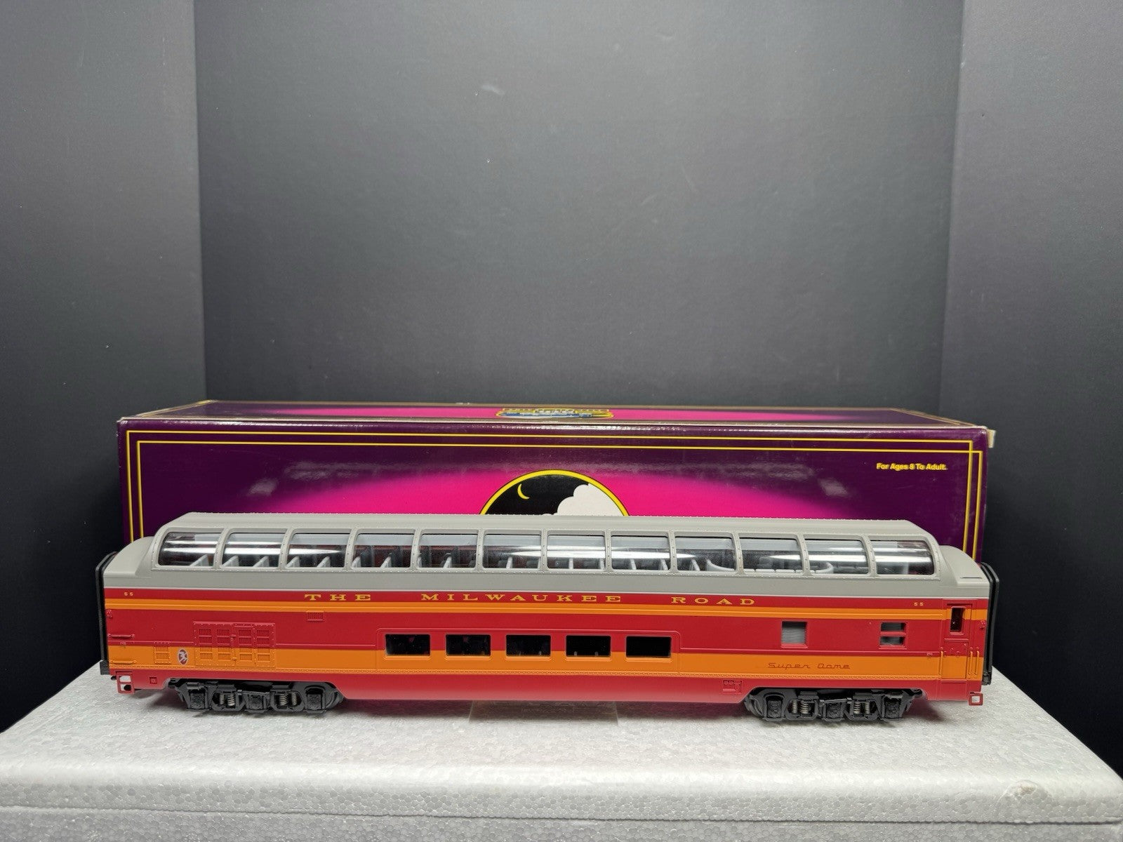 MTH 20-6772 Milwaukee Road 70' full-length vista dome passenger car LNIB4