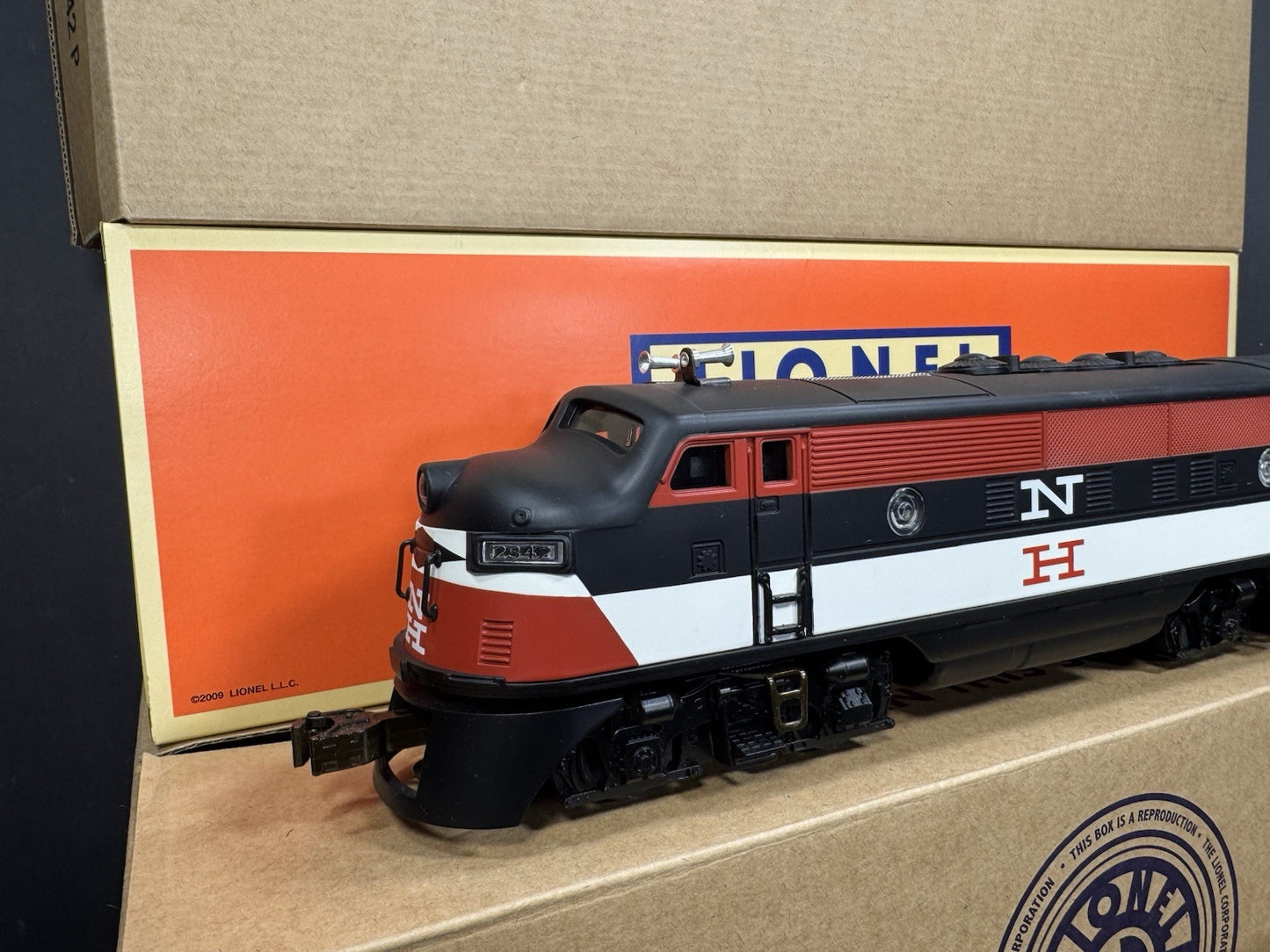 Lionel 6-34559 Archive McGinnis New Haven F-3 diesel AA set #2342 LNIB1