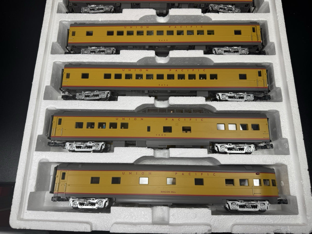 MTH 20-65186 Union Pacific UP 70' streamlined passenger 5-car set LNIB3