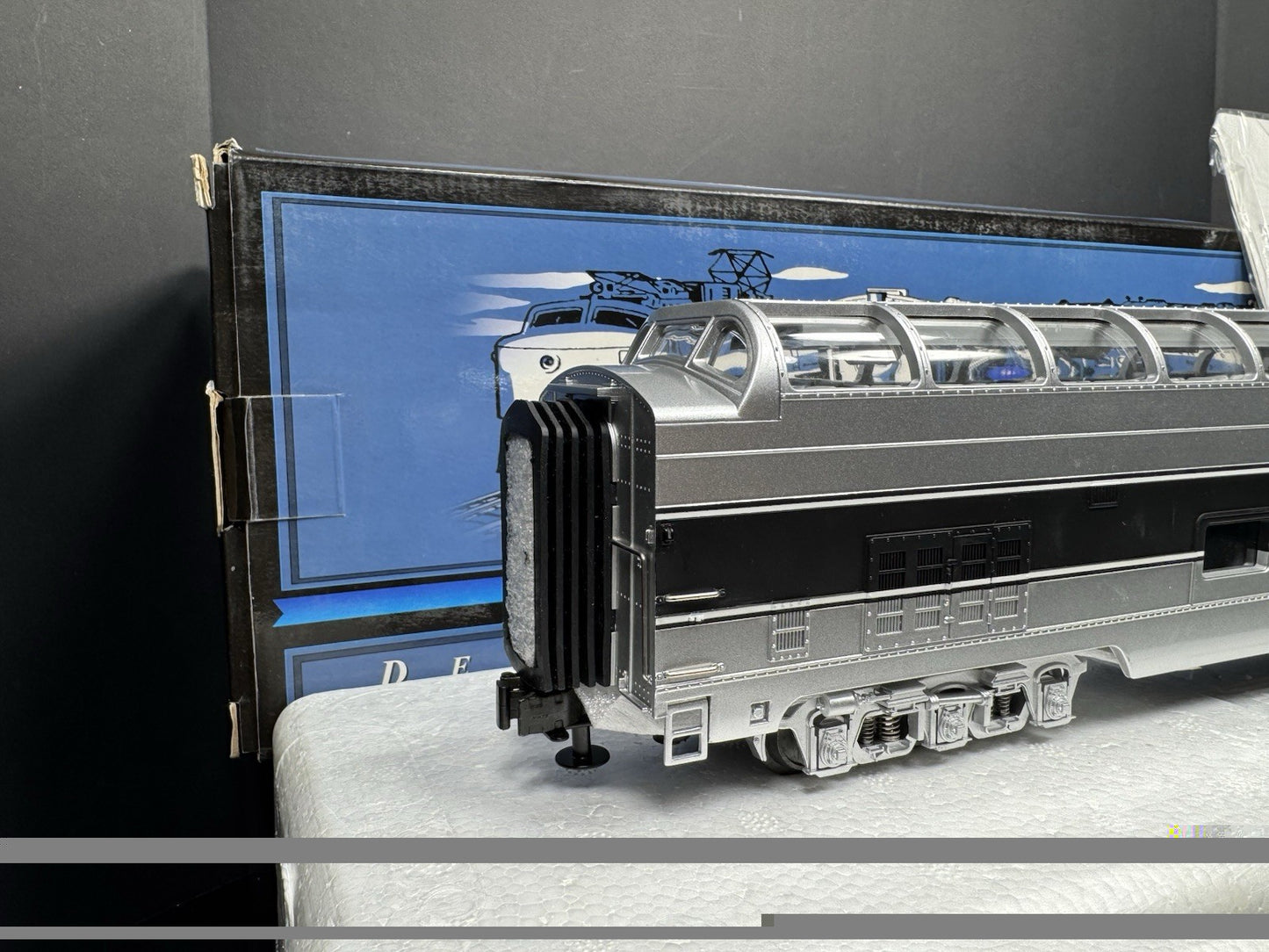MTH 20-80004F BNSF 70' full-length vista dome passenger car #3602 LNIB1