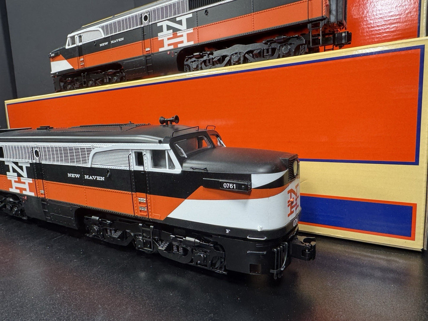 Lionel LEGACY 2133410 New Haven NH Alco PA diesel engine AA set LNIB4