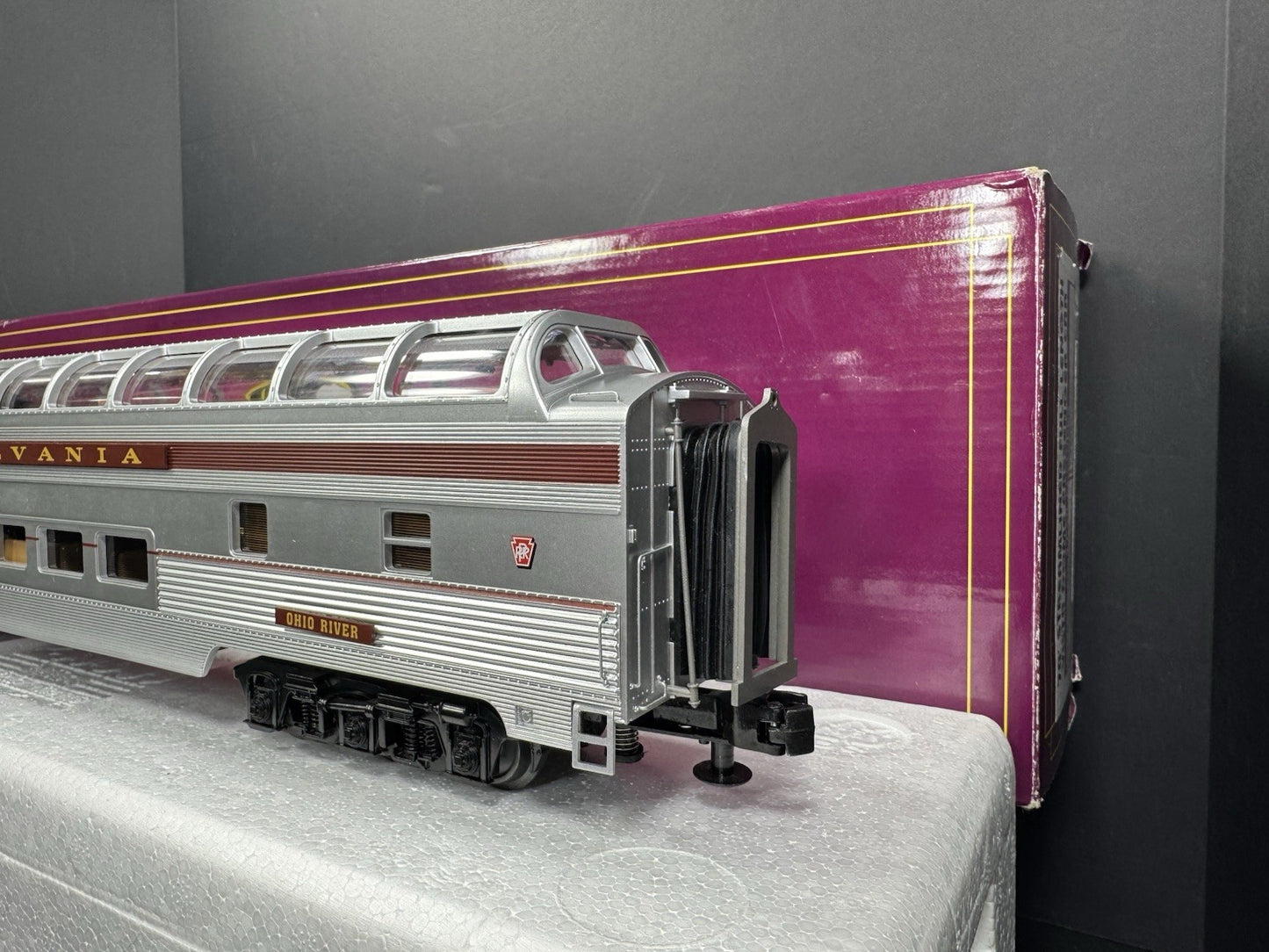 MTH 20-64066 Pennsylvania PRR 70' full vista dome passenger car LNIB9