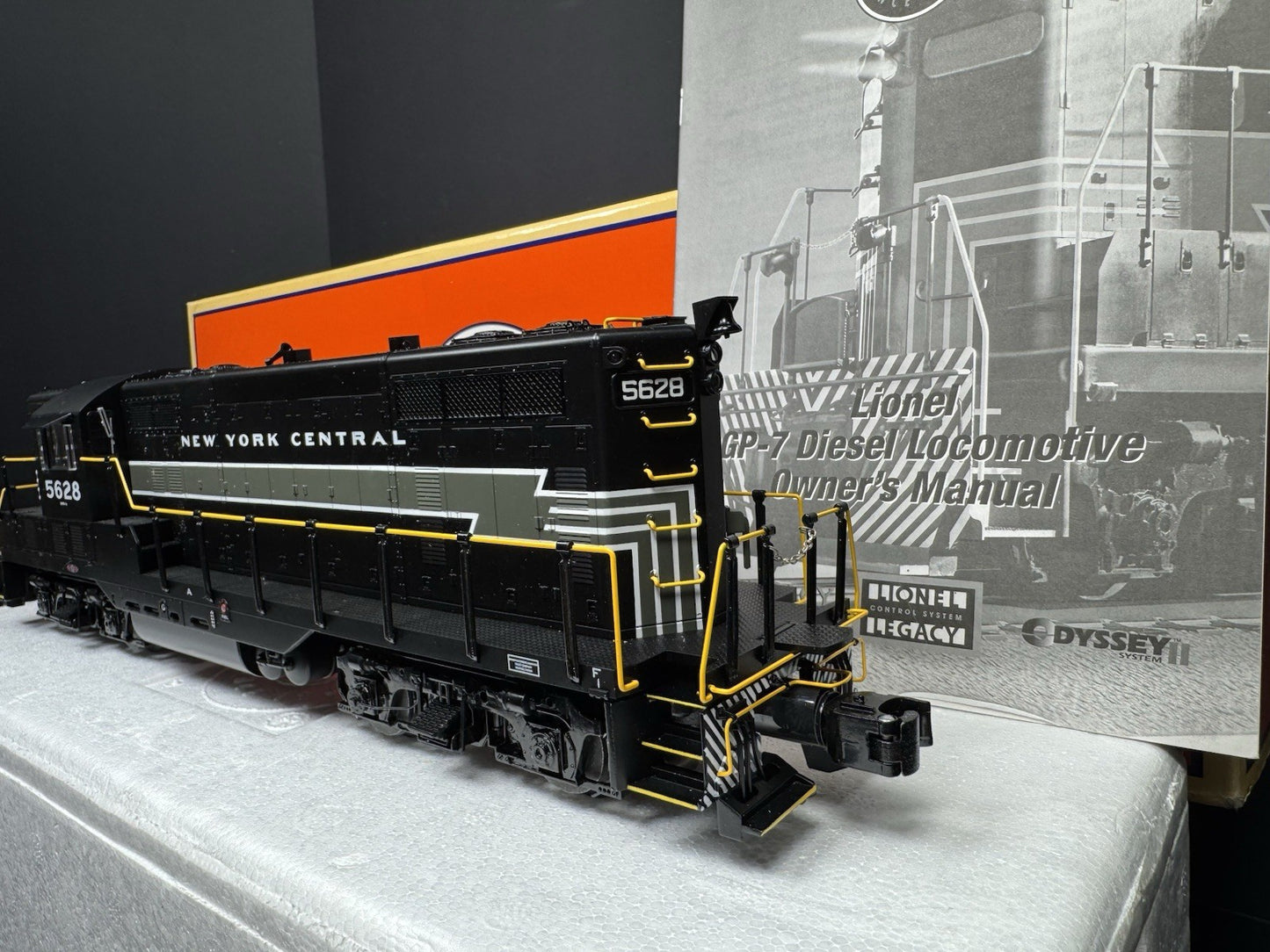 Lionel LEGACY 6-28561 New York Central NYC GP-7 diesel engine #5628 LNIB1