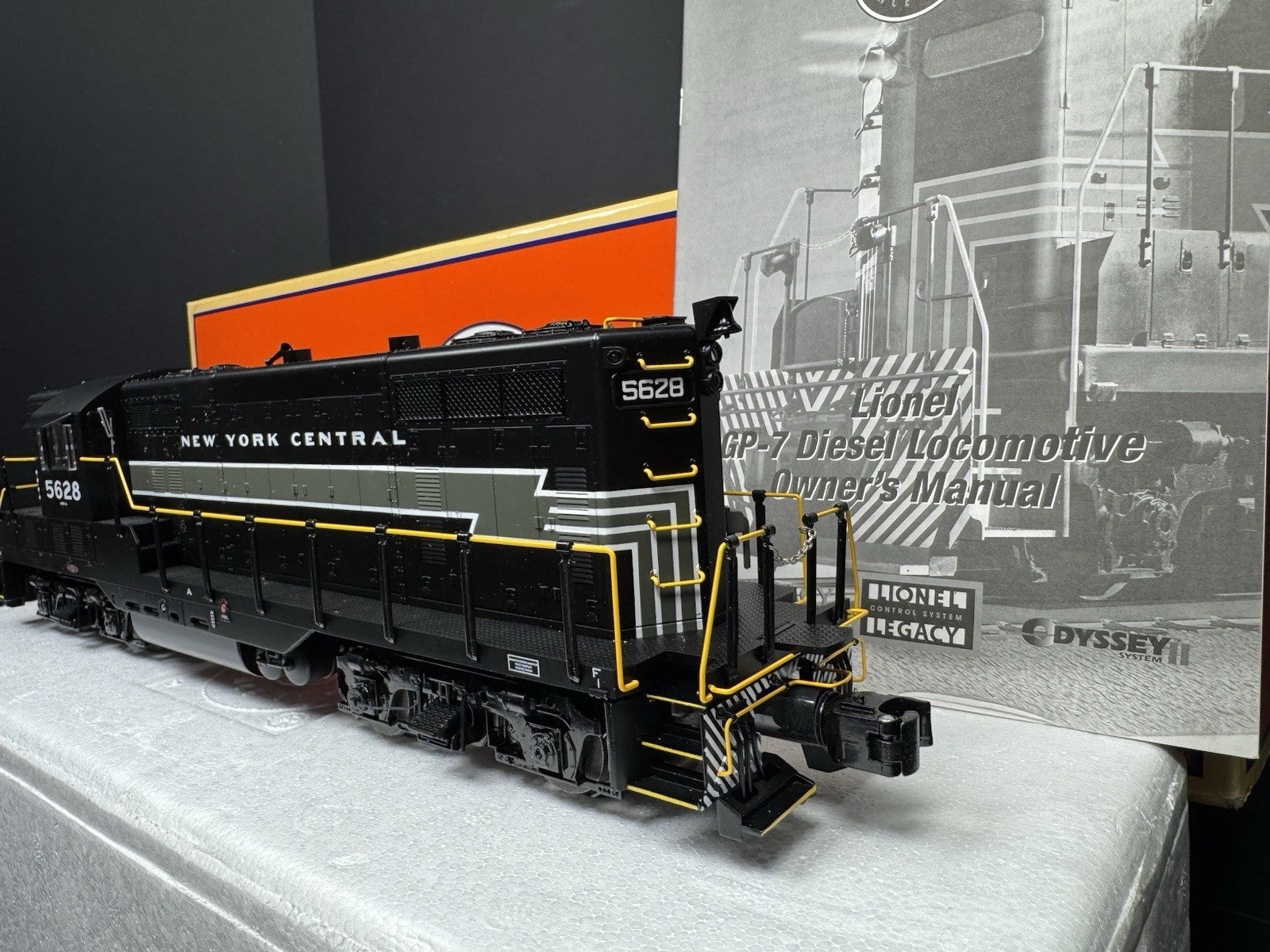 Lionel LEGACY 6-28561 New York Central NYC GP-7 diesel engine #5628 LNIB1