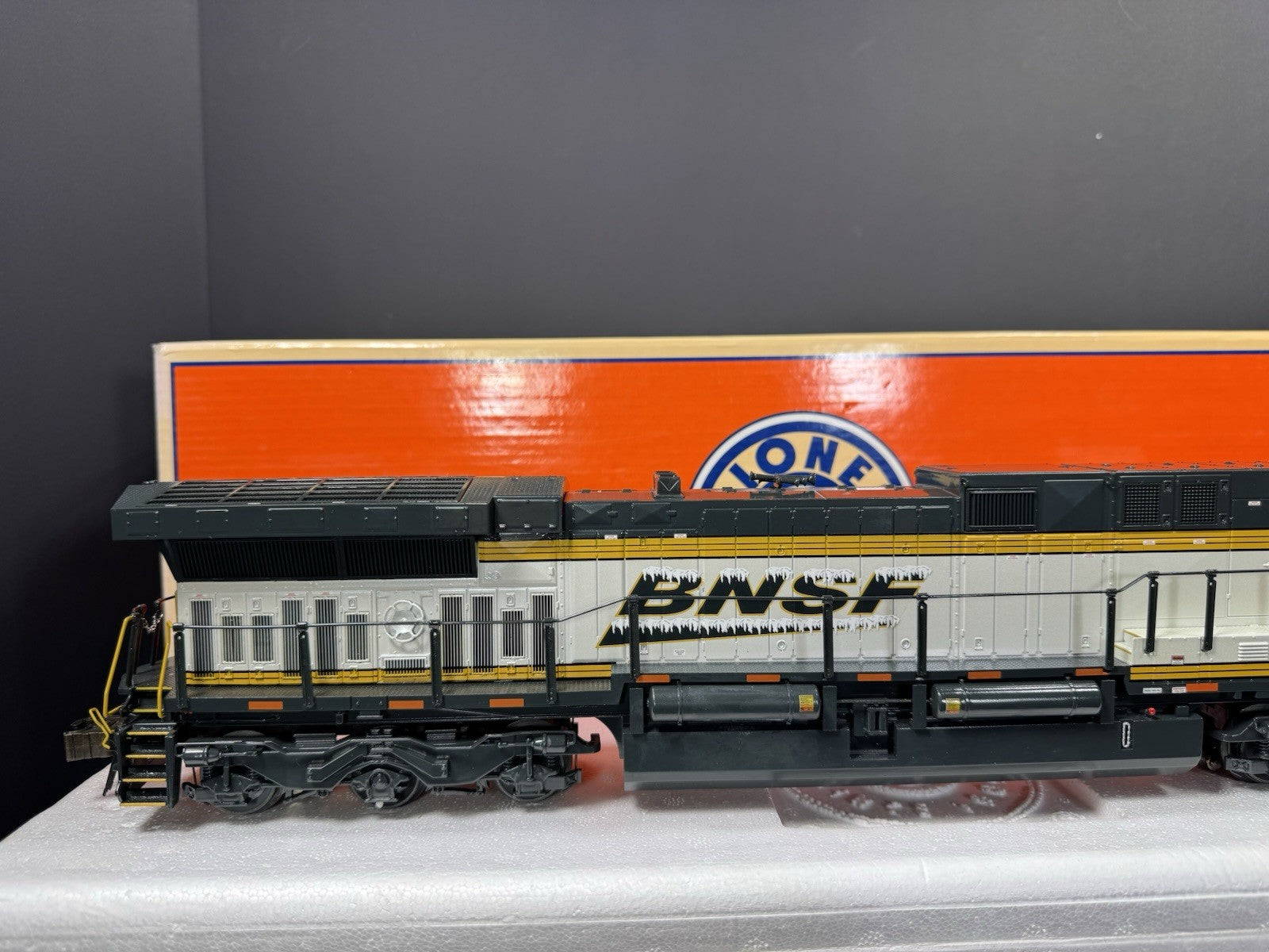 Lionel LEGACY 6-31783 BNSF Ice Cold Express AC6000 diesel engine #32 EX7