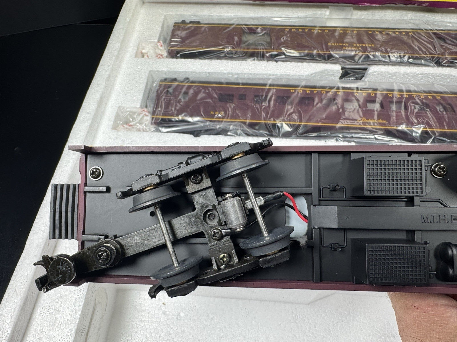 MTH 20-6514 Norfolk & Western N&W 70' streamlined passenger 5-car set LNIB4