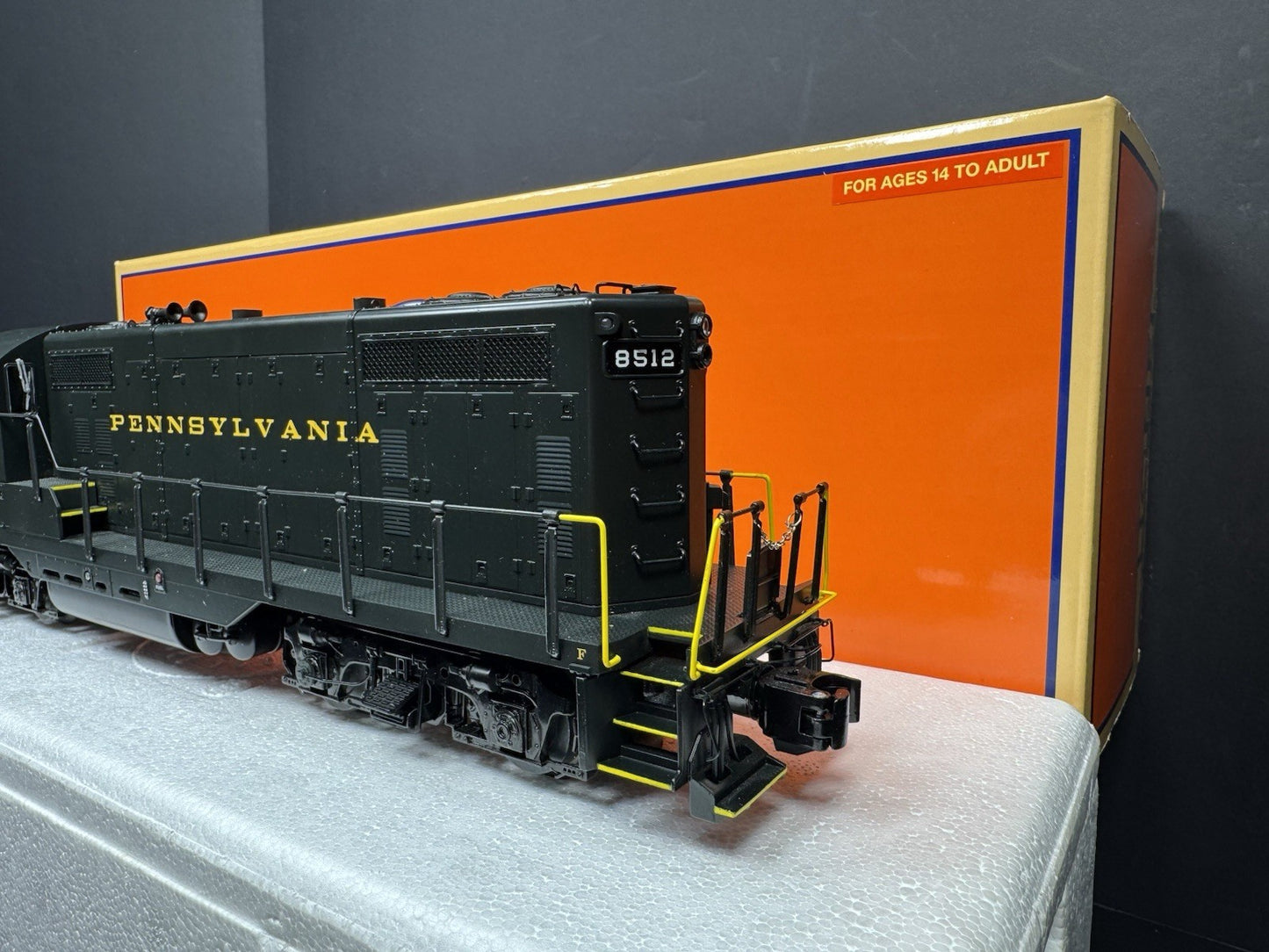 Lionel LEGACY 6-28573 Pennsylvania PRR GP7 diesel engine #8512 LNIB9