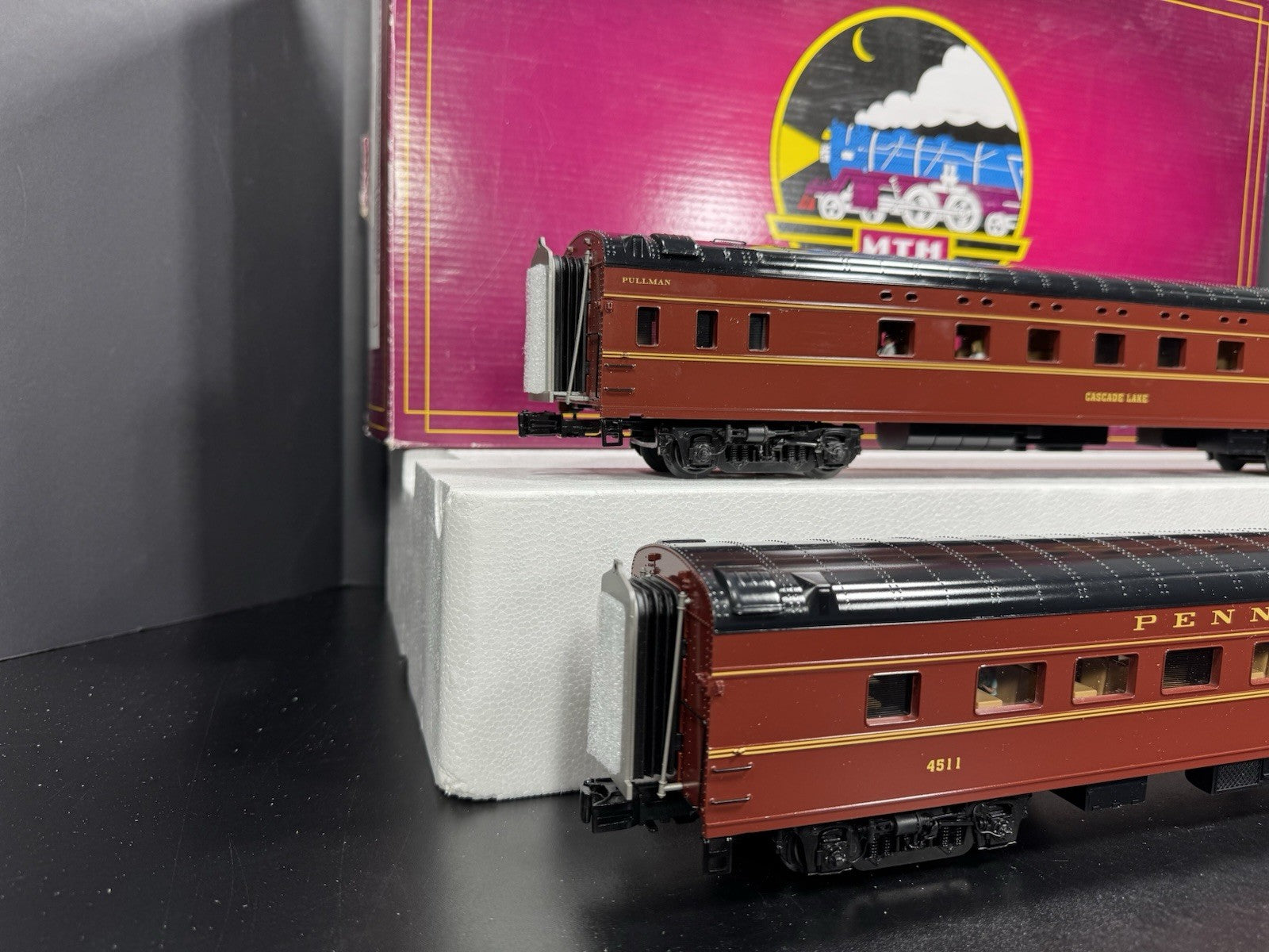 MTH 2064096 Pennsylvania PRR 70' sleeper diner passenger 2car set LNIB6