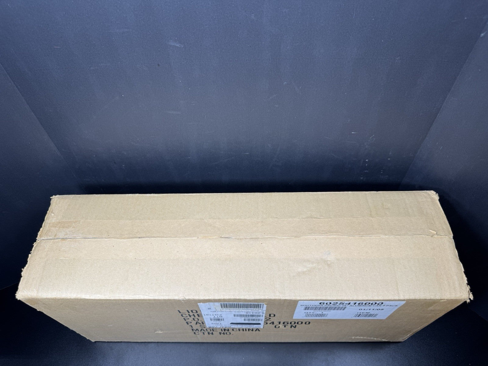 Lionel 6-25416 Southern Pacific Daylight 18" aluminum passenger 2-car set NIB1