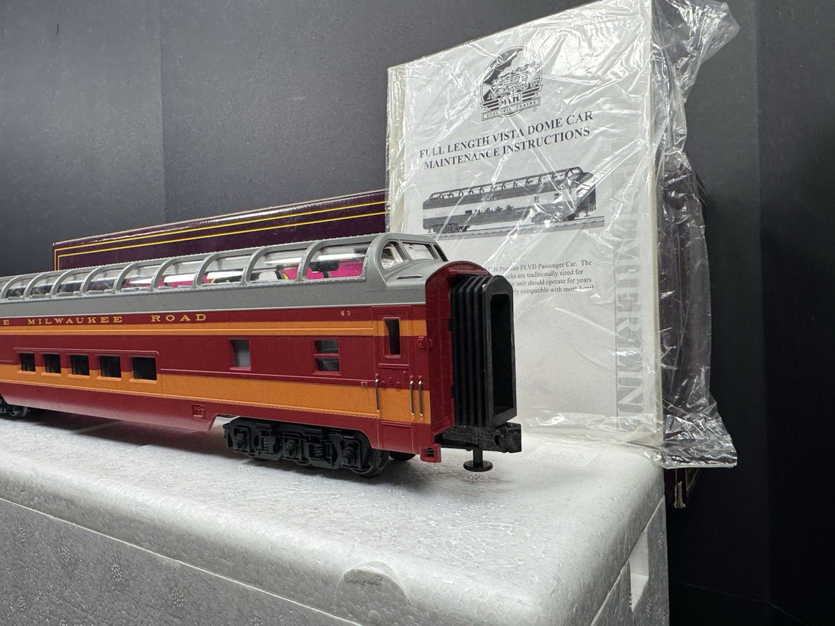 MTH 20-6752 Milwaukee Road 70' full-length vista dome passenger car #53 EX9
