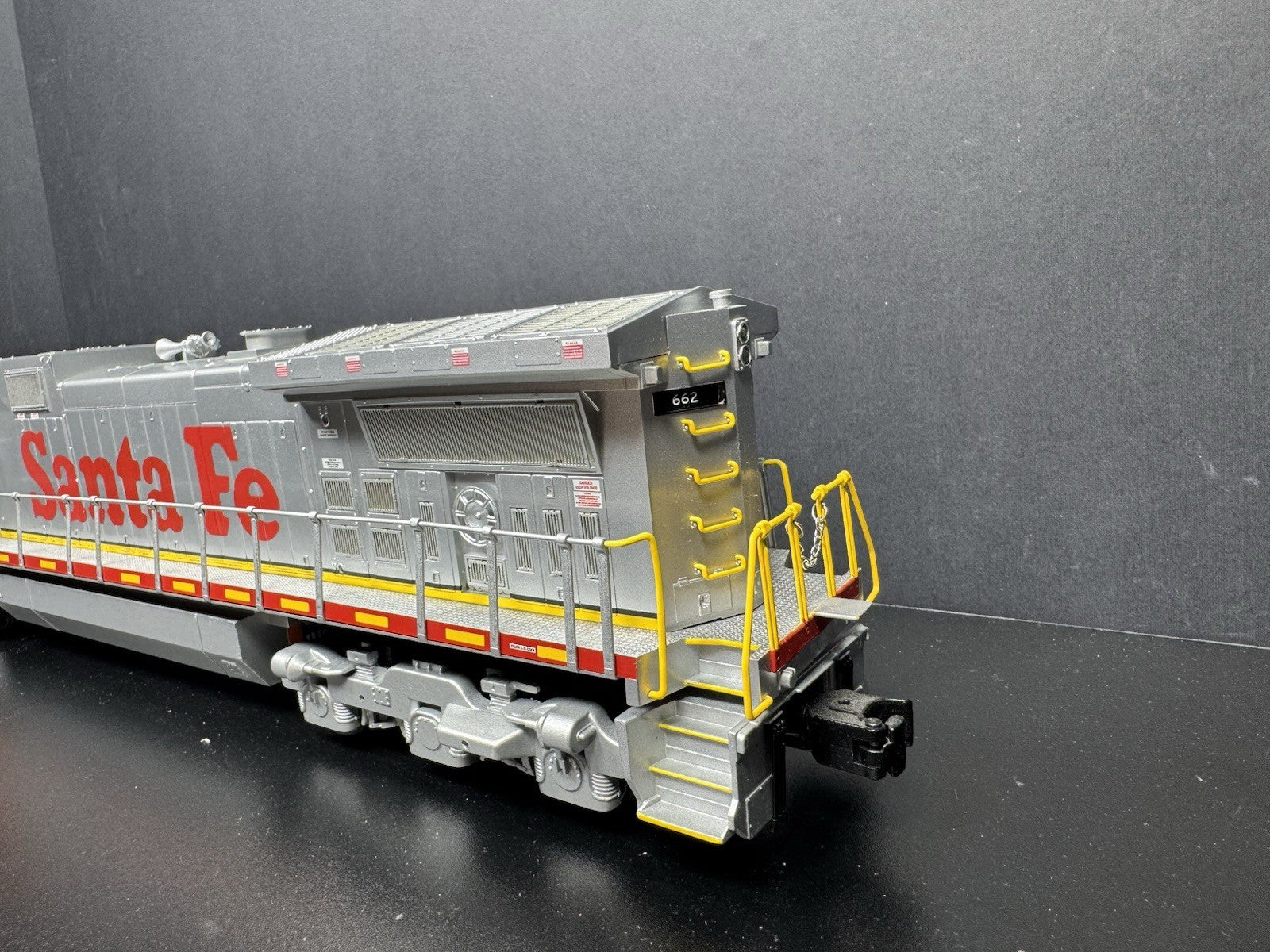 Lionel LEGACY 1933222 BNSF ATSF patch C44-9W diesel engine #662 EX9