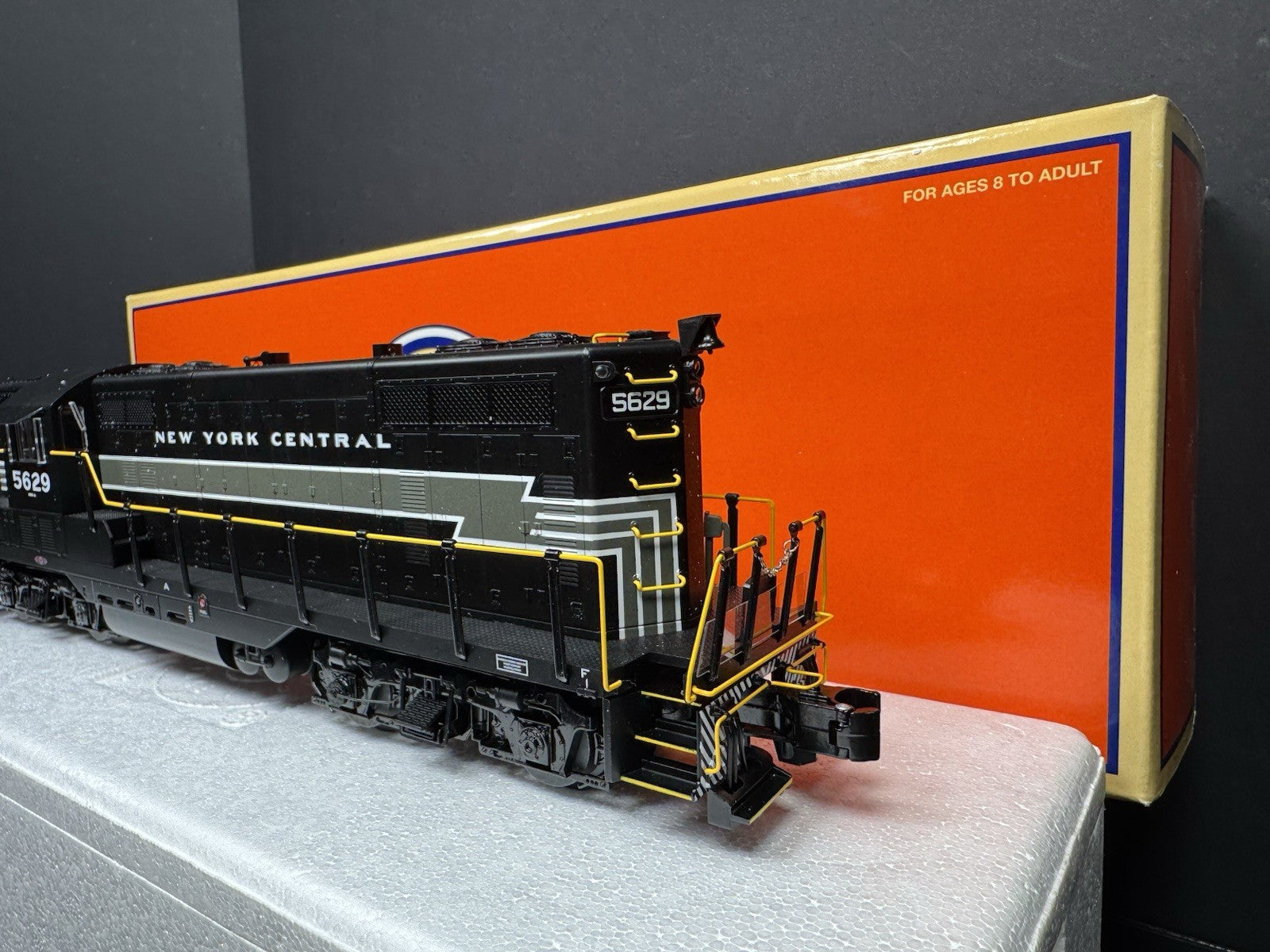 Lionel 6-28562 New York Central NYC GP-7 nonpowered diesel engine #5629 LNIB1
