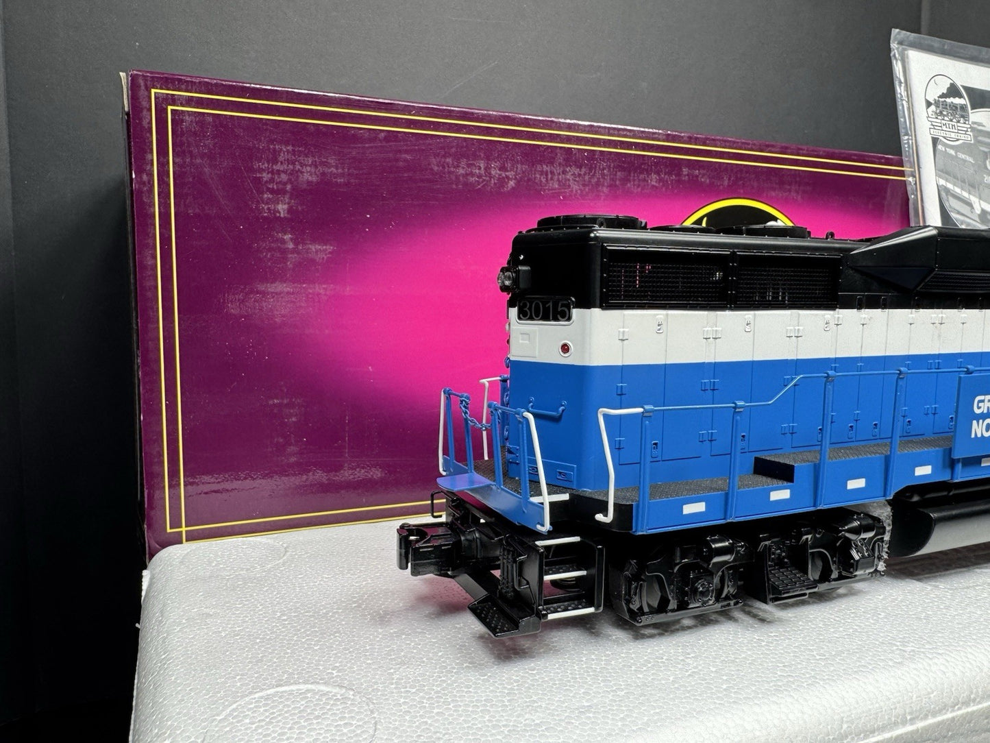 MTH 20-2399-1 Great Northern GN GP-30 diesel engine #3015 PS2 BCR NIB6