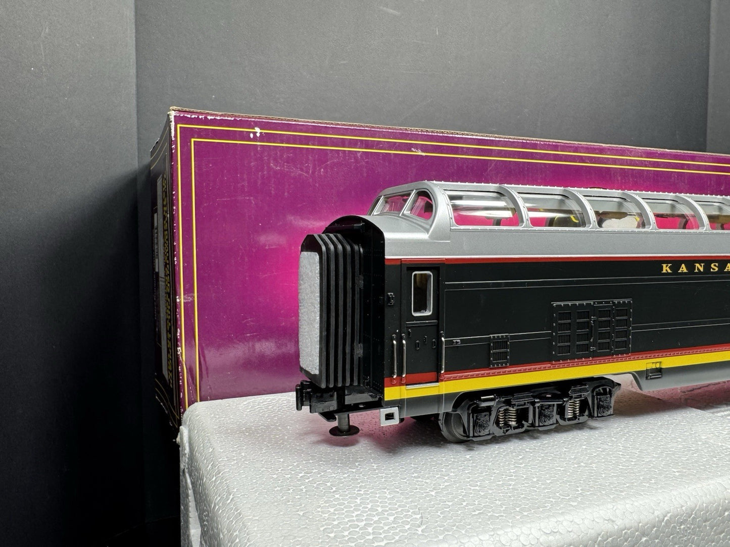 MTH 20-67039 Kansas City Southern KCS 70' full-length vista dome pass car LNIB1