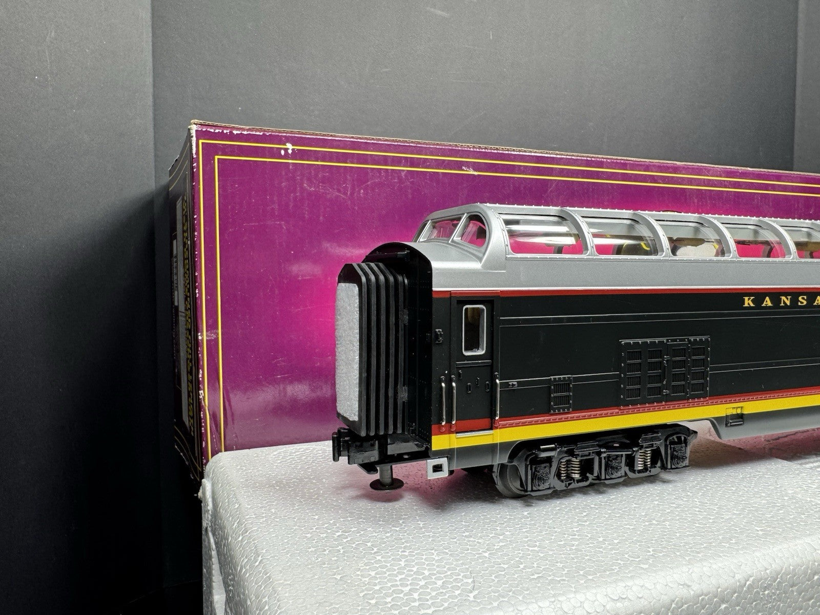MTH 20-67039 Kansas City Southern KCS 70' full-length vista dome pass car LNIB1