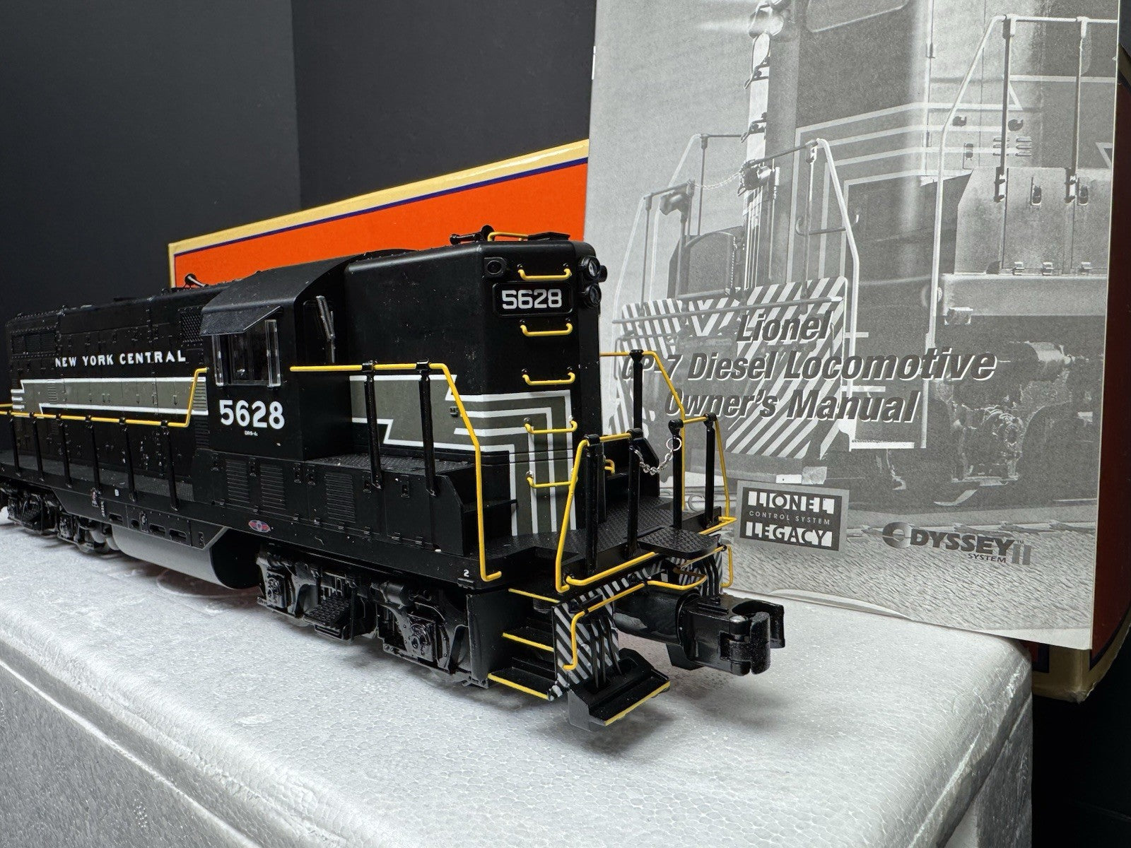 Lionel LEGACY 6-28561 New York Central NYC GP-7 diesel engine #5628 LNIB9