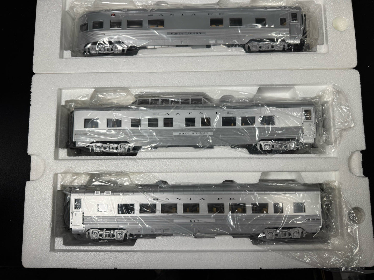 MTH RailKing 30-67174 Santa FE 60' streamlined passenger 4-car set LNIB2