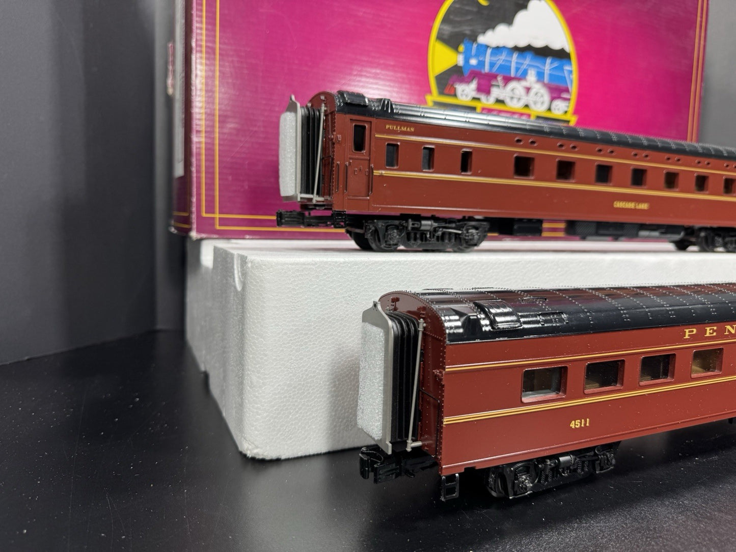 MTH 2064096 Pennsylvania PRR 70' sleeper diner passenger 2car set LNIB1